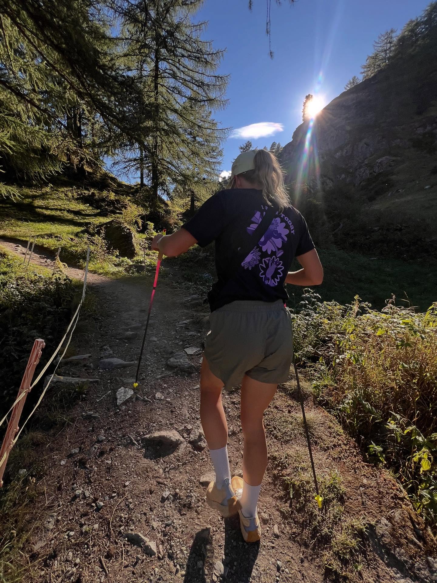 No better way to square off an epic summer than a little Euro adventure 🥹🤩😍💛✨
Europe 2025 was a reallll trip and I’m still finding myself day dreaming about the epic mountains and carbs 🥖 🥐 🍫🤤!!
This trip solidified some things:
- Carb loading in Europe is just better (see above 😆)
- European animals are so cute 🐄 🐑 🐐
- World final races are so inspiring and wild 🤩
- Sharing these experiences with those you love is so priceless
- European trains feel like a Disney experience
- There’s no way I’m not heading back to @utmbmontblanc again one day 😏
So grateful for so many amazing memories this summer, both from my build towards CCC shared with my incredible friends, training partners and community, and obviously our little Euro adventure!!
Here’s to embracing fall and a few more startlines to keep that @utmbmontblanc return dream a hopeful reality 😜🙌🏻✨!!
#fall #happyfallyall #trails #running #trailrunning