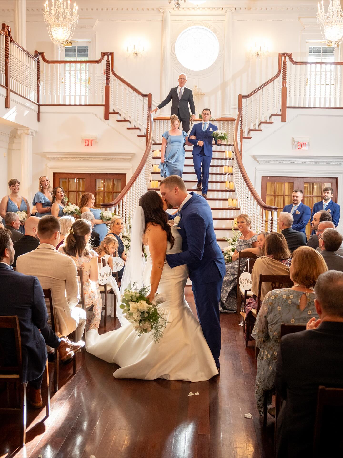 What a stunning wedding yesterday at the Grand Holland Estate. Congratulations Emily and Ryan! ❤️
.
.
.
Venue: @grandholland
Coordinator: @meganrwilburn
Makeup: @cottonrougeandco @makeupandhairbyhalie
Hair: @paintedculturesalon by Alexis
Officiant: Jeff White
DJ: @audiografs Leigh and Emily
Florist: @prettythings_weddingflowers
Cake: @publix
Violin: @evelyngagnonmusic