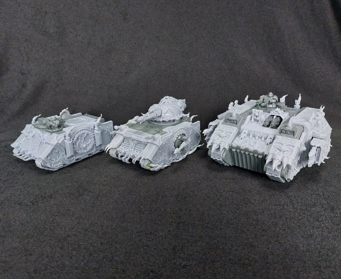 So here are my birthday presents from the other month.
3 God Forge Thousand Sons tanks.
Honestly, these upgrade parts are fantastic and only needed a little filing in places to fit.
The Predator Tank is particularly awesome. Instead of a conventional turret, it's a disc of Tzeentch chained to the hull. If 3rd party guys can come up with these, it makes the official Thousand Sons re-release even more disappointing from Games Workshop, in which we got Robot Chickens...
Rhino is up first for paint.
#ThousandSons
#Warhammer40k
#WarhammerCommunity
#ThousandSonsLegion
#WarhammerPainting
#Warhammer40kArt
#SpaceMarines
#ChaosSpaceMarines
#AdeptusAstartes
#Tzeentch
#HorusHeresy
#MiniaturePainting
#TabletopWargaming
#40kChaos
#MiniWarGaming
#WarhammerFan
#ChaosLegion
#WarhammerMiniatures
#PaintingWarhammer
#wip