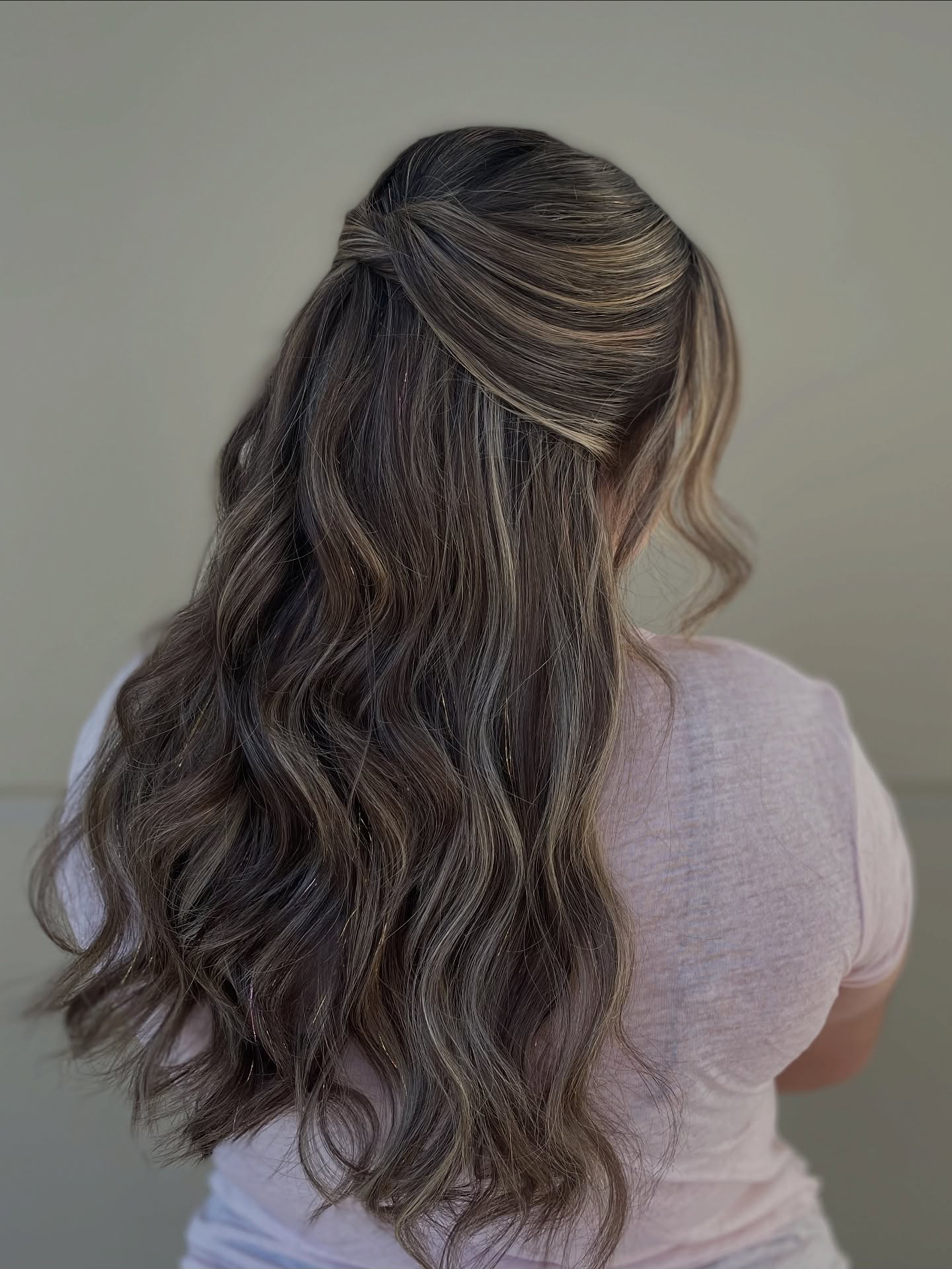 Homecoming season is in full effect ๐๐ป๐ชฉ๐
Donโt forget to prebook your hair appointments.
Link to book in bio ๐ซถ๐ป
#satxhair #satxhairstylist #sanantoniohair #sanantoniohairstylist #satxeventhair #hocohair #homecominghair #eventhair #formalhair #halfuphalfdownhairstyle #sanantoniotx #satx #unite #unitehair #colorwow #colorwowhair #redken #redkenready #promhair