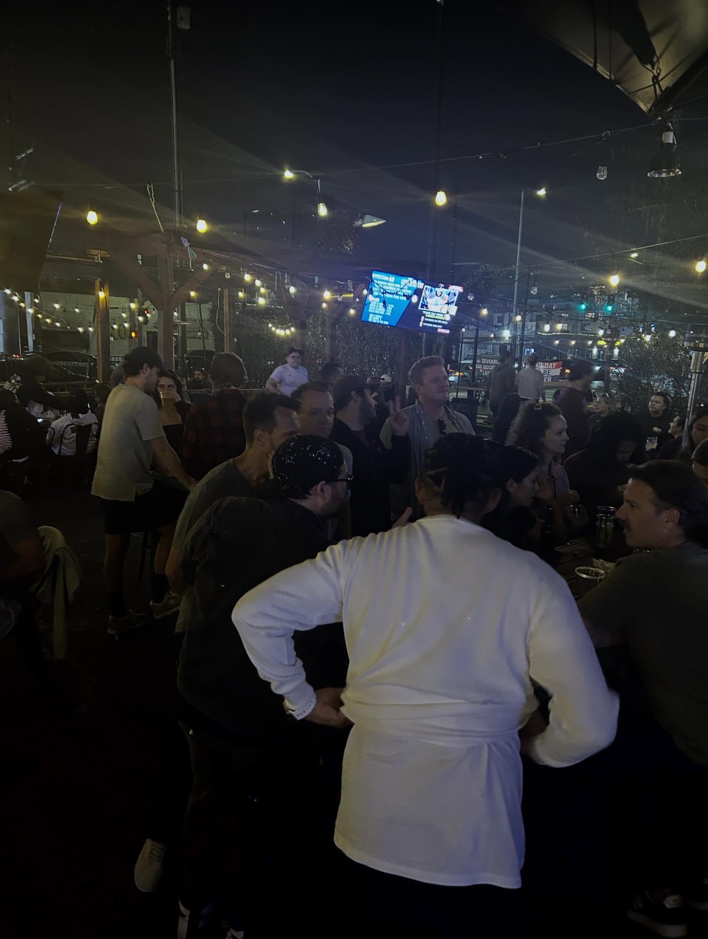 🧠 ⚡️ I’VE GOT YOUR WEDNESDAY NIGHT PLANS LOCKED IN! 🔒 🧠 ⚡️ TRIVIA! 8PM-10PM!
Join us for Trivia tonight with @headgamestrivialosangeles and our excellent host @reedharperr from 8pm-10pm!
Get your brain and your writing hand ready!!
#trivia #triviawednesday #wednesday #guesswhatdayitis #losangeles #venice #marinadelrey #thingstodoinla #events #fun