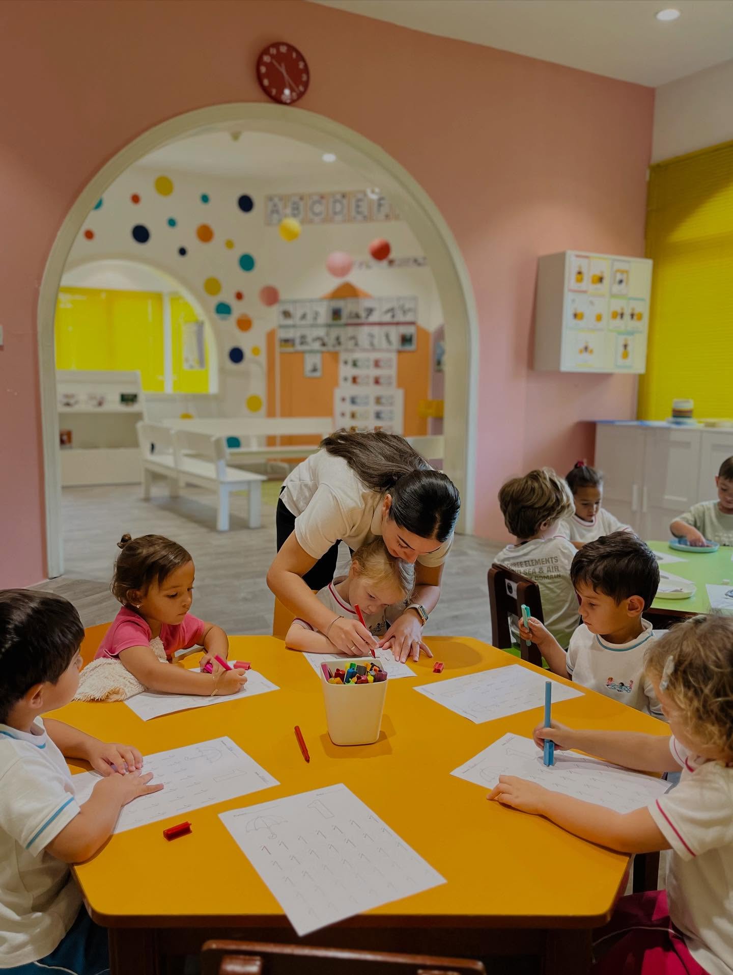 🇫🇷 Et chez vous, la rentrée s’est-elle bien passée ? 🎒✨
À La Marelle, nos petits explorent déjà avec enthousiasme leurs premières activités d’écriture et de graphisme.
Entre concentration, découvertes et sourires, cette rentrée annonce une belle année remplie d’apprentissages 💕✏️
⸻
🇬🇧 How was the back-to-school start for you? 🎒✨
At La Marelle, our little ones are already diving enthusiastically into their first writing and tracing activities.
With focus, discovery, and smiles, this new school year promises to be full of learning and growth 💕✏️
#earlyyearseducation #kindergarten #nurserydubai #frenchnursery #frenchnurserydubai