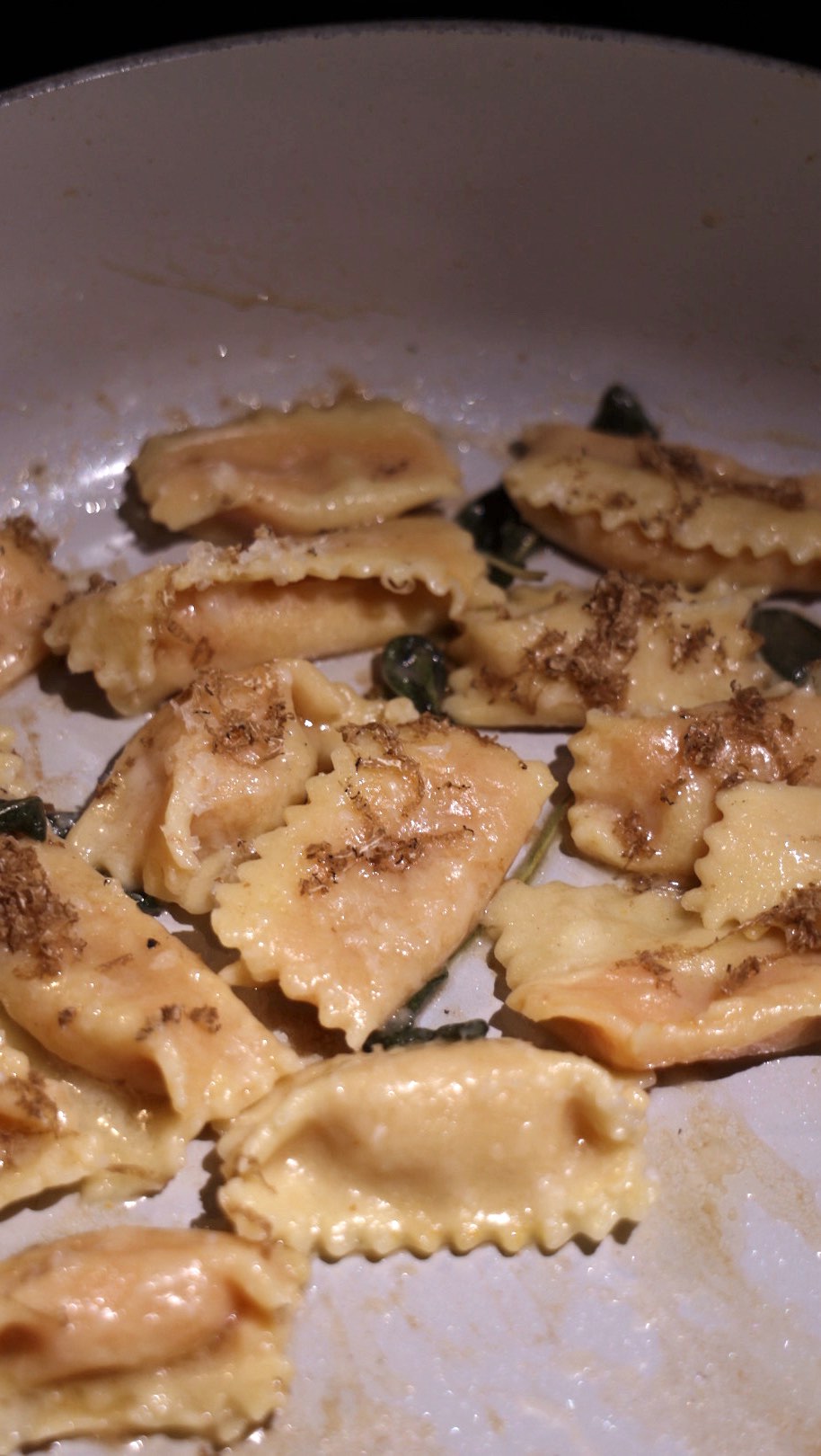 Spend a Sunday with me making 100 savory agnolottis filled with the flavors of autumn ๐๐