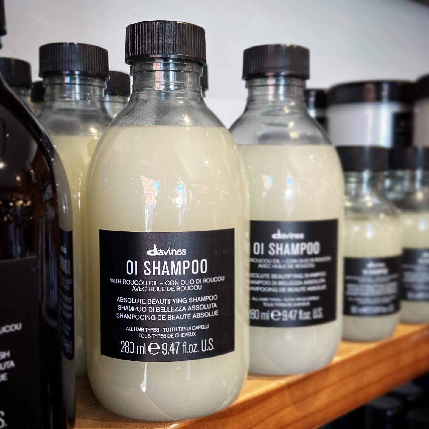 Oi hope you’re having a great Monday 🤓
.
.
.
#davinesoi #oiproducts #davinesproducts #happymonday☀️ #mondaymorning #westernma #northamptonma