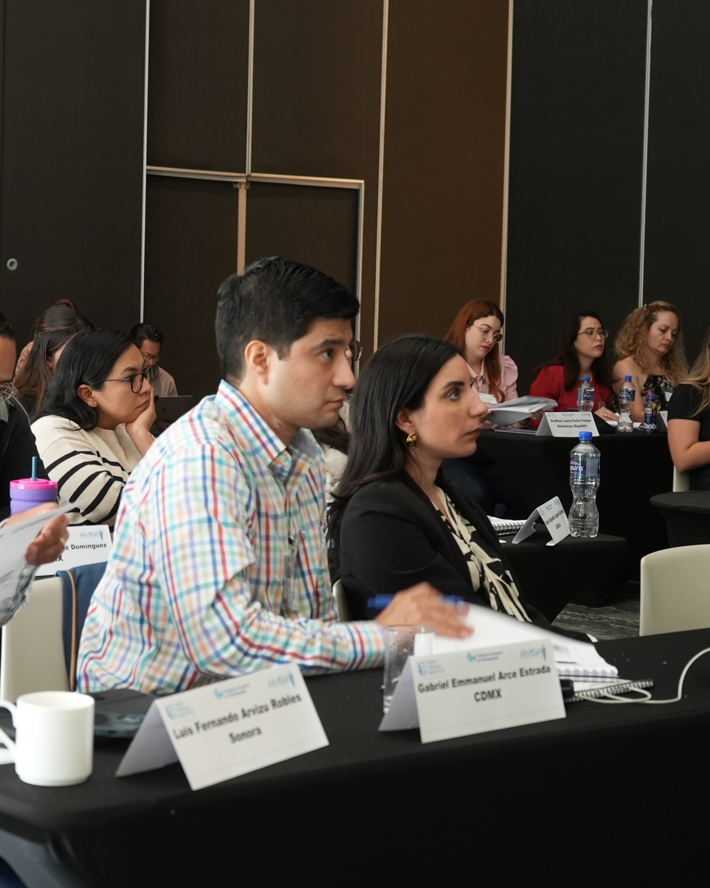 Day 2 of the OMI-MEX General Pediatrics seminar continued with a rich academic exchange, guided by the faculty from the Children’s Hospital of Philadelphia.
Sessions addressed critical topics such as the evaluation of the febrile neonate, lymphadenopathy, osteomyelitis, abdominal pain and constipation, as well as feeding intolerance and gastrointestinal (GI) dysmotility, providing participants with evidence-based tools for everyday pediatric practice.
The day closed with the Fellows’ Case Presentations workshop, where real clinical cases were shared and discussed in depth. This interactive format encouraged participants to analyze challenges, exchange perspectives, and strengthen practical skills directly applicable to their patients.
@OpenMedicalInstitute
#AMSA #Medicina #Profesionalesdelasalud #CapacitaciónMédica #OMIMEX #OMI #Medicine #SeminarioMédico #Pediatría