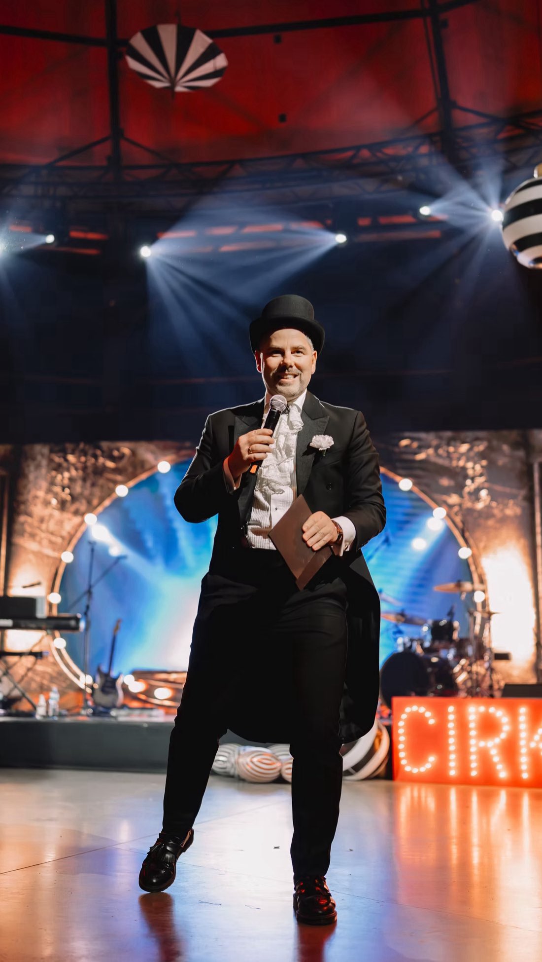 No PowerPoint slaidiem līdz šampanieša glāzēm – divu stundu laikā 🕐✨
Rīgas cirkā @sixtlatvija konference pārtapa par balli ātrāk nekā klauns paspēj noslaucīt grimu 🎭🥂
#sarmantipasakumi #eventplanning #eventideas #eventmanagement #riga #circus #eventdecoration #eventdesign #sixt #circusevent #eventplanner #eventinspiration #corporatevents