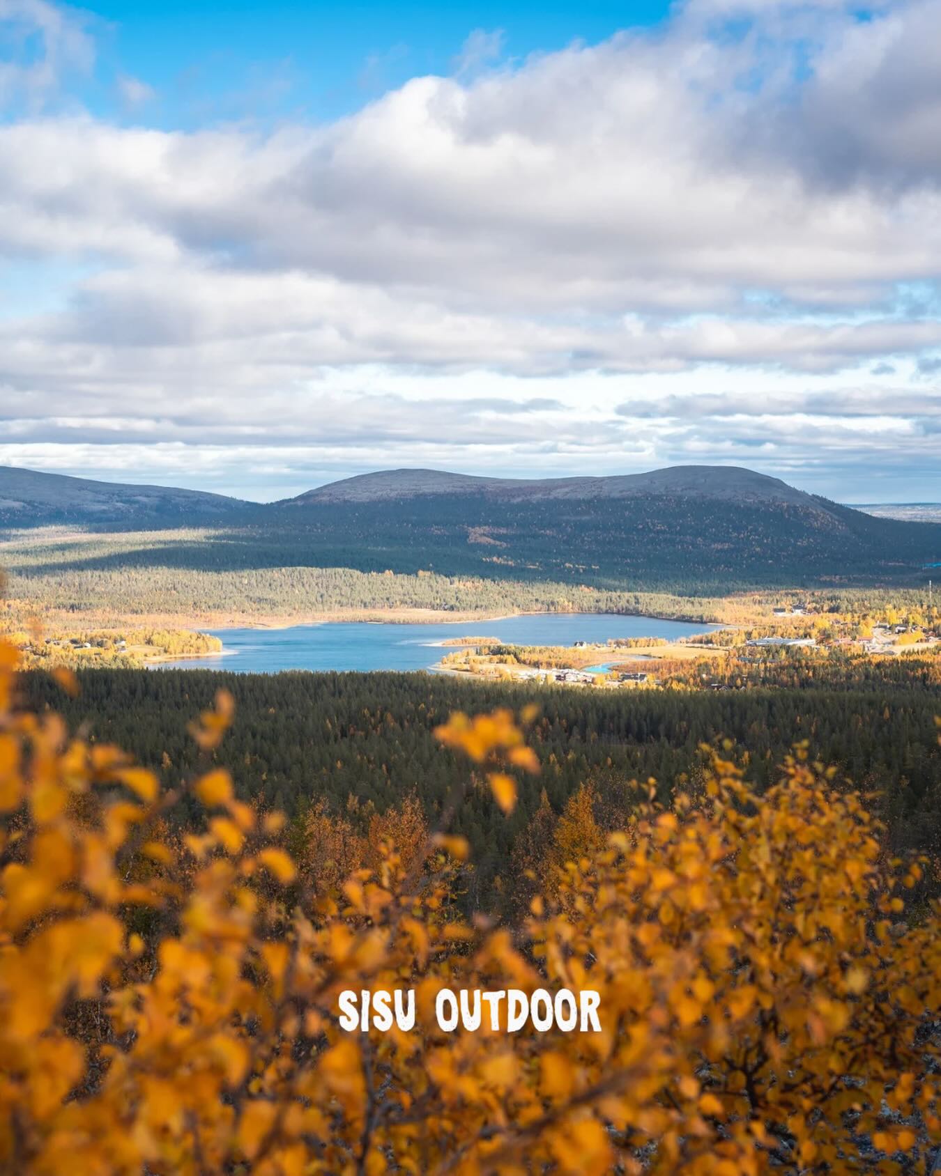 🍂❄️ Yöpakkaset ovat saapuneet – ja ruska hehkuu Ylläksellä edelleen upeana! Nyt on täydellinen hetki hypätä pyörän selkään ja lähteä nauttimaan luonnon väreistä 🚴♀️
Meiltä vuokraat kätevästi pyörän Ylläksen monipuolisille reiteille. Ja muista, että myymälämme on täynnä syyslöytöjä – juuri sinua odottamassa.
👉 Nappaa kaveri mukaan ja tee retkestä ikimuistoinen!
🇬🇧 Night frosts have arrived – and the autumn colors in Ylläs are still absolutely stunning! Now is the perfect time to hop on a bike and enjoy the trails 🚴♀️
Rent your bike easily from us and explore Ylläs’ routes.
And don’t forget – our shop is full of autumn finds just waiting for you.
👉 Adventure starts here – just add a friend!
#sisuoutdoor #visitylläs #visityllas #yllas #lapland #cycling