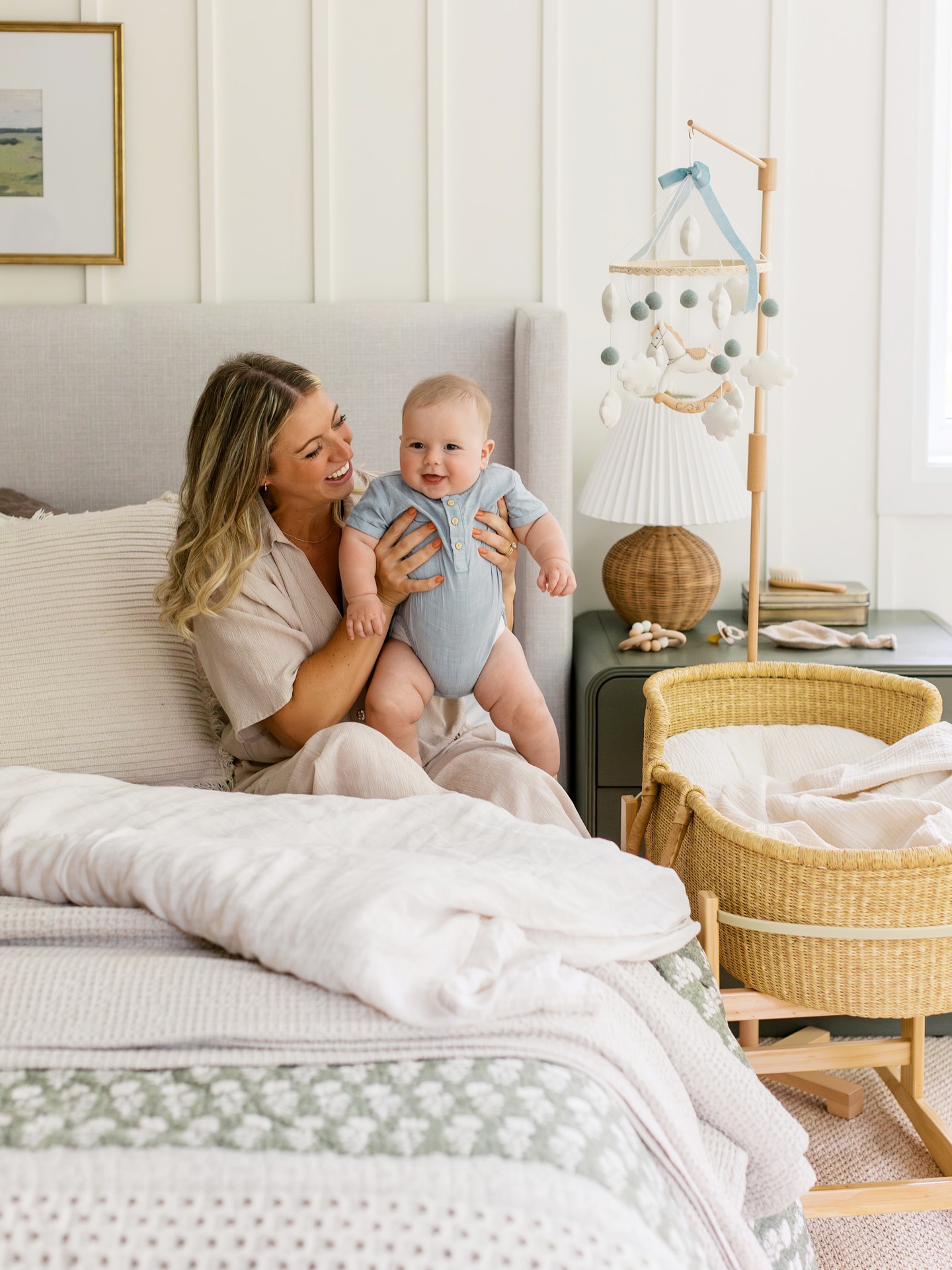A stunning shoot for @woodandtale ! Her mobiles are so adorable - perfect gift for a baby onroute! 🤍
Client: @woodandtale
📷: @elzaphotographie
Studio + Styling: @andreagrbichome