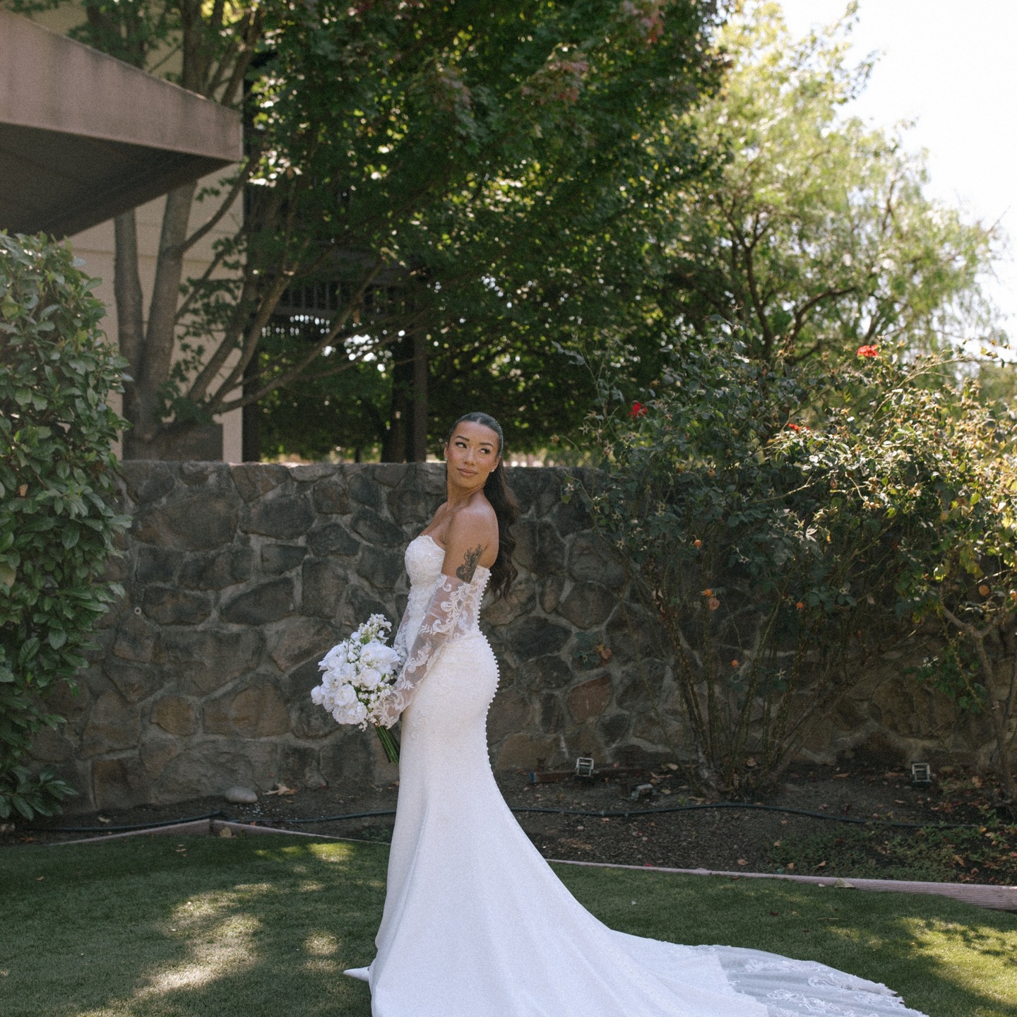 Congratulations to our beautiful bride @lifeoftay.jpg and her hubby who just tied the knot! Taylor, you looked absolutely beautiful in your @essenseofaustralia gown! We wish you and your husband a lifetime of happiness and we are thrilled that we got to be a part of this special time in your life! Stunning photos captured by @makenamaephoto #weddingdress #essenseofaustralia #bridalgown #D3853