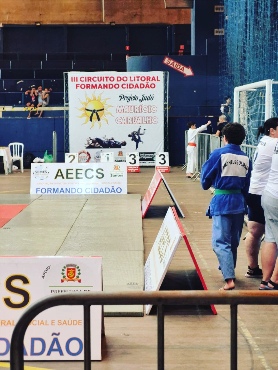 🌟 Gratidão que Transforma! 🌟
No último dia 21 de setembro de 2025, tivemos a alegria de receber uma doação muito especial graças ao Sr. Maurício Carvalho, do Projeto Judô – III Circuito do Litoral Formando Cidadão.
Durante o evento, foram arrecadados alimentos não perecíveis, que chegaram até o Educandário Santista e irão contribuir diretamente para o bem-estar das 668 crianças que atendemos diariamente. 💛
Nosso presidente, Sr. Branco, em nome de toda a diretoria, funcionários e crianças, expressa sua profunda gratidão por essa bela iniciativa de solidariedade.
Gestos como esse fortalecem nossa missão e mostram que, juntos, podemos transformar vidas. 🤝✨
#gratidãosempre #EducandarioSantista #solidariedade #formandocidadãos #judô #ParceirosDoBem #doeamor #correntedobem #AlimentandoEsperança #responsabilidadesocial