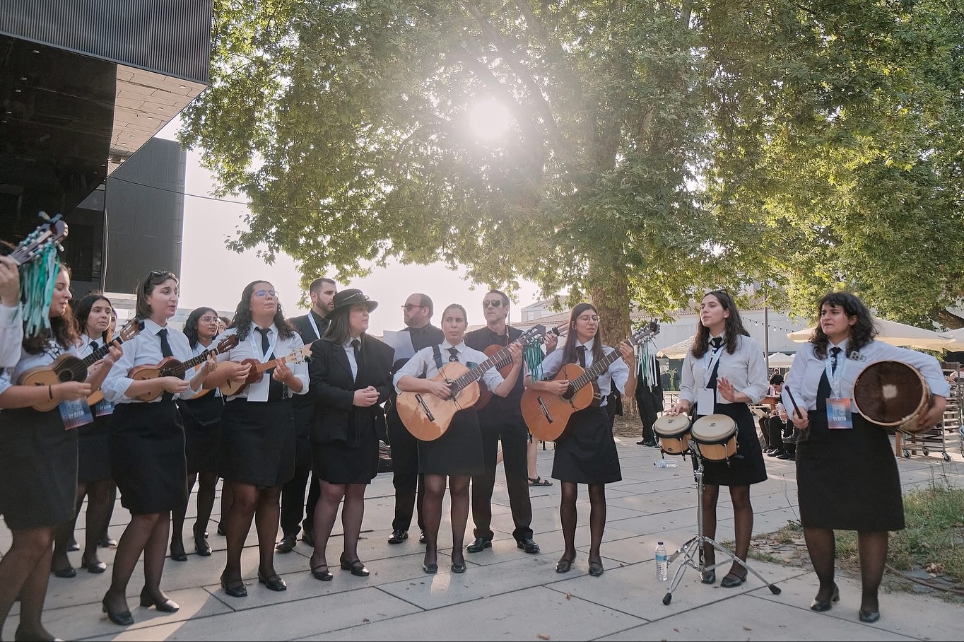 Momentos de convívio pelas ruas de Guimarães ✨ #IVEITA 📸 @edumisilva