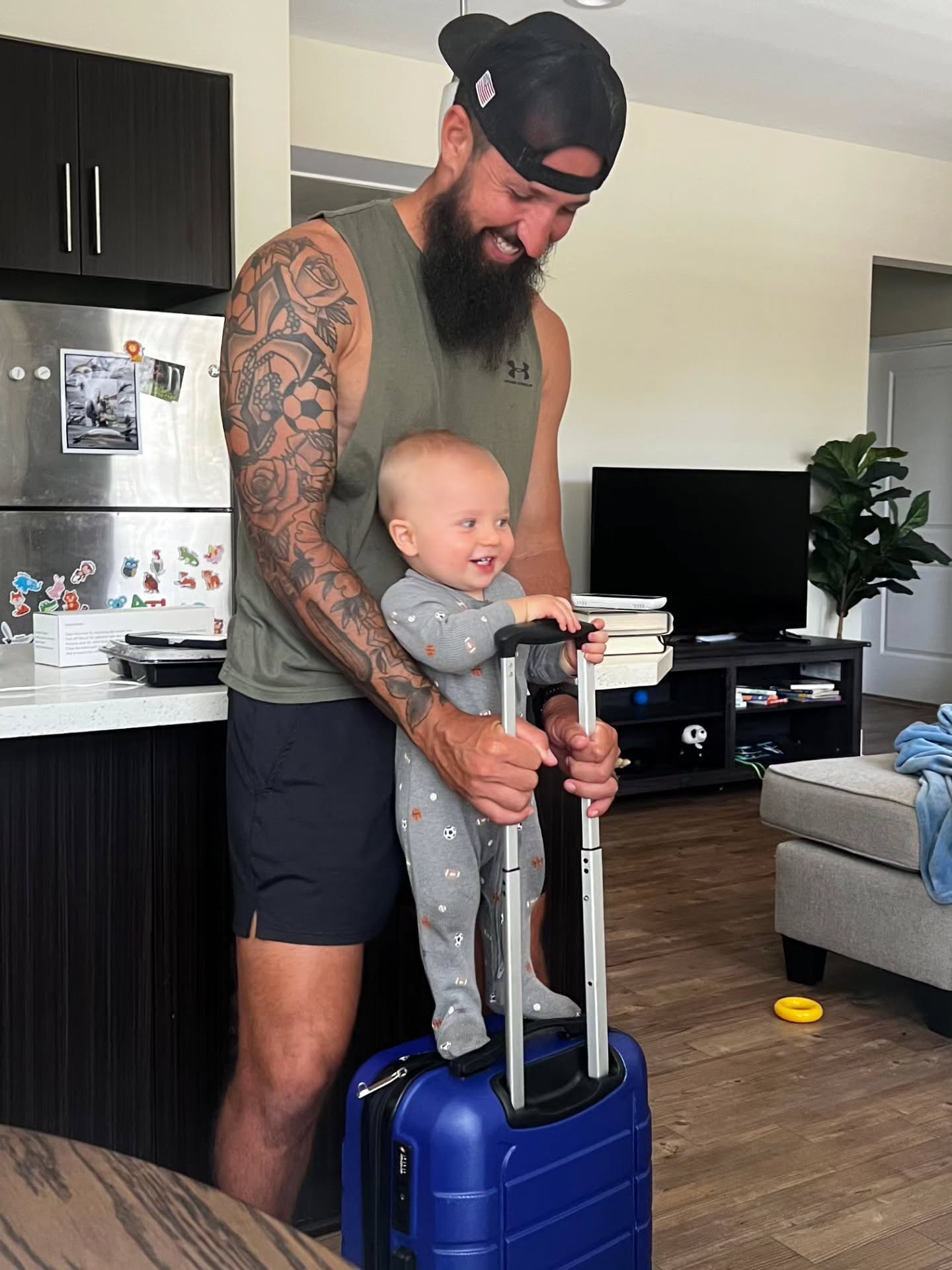 10 of my favorite moments with Atlas lately❤️
.
.
.
#dad #dadlife #dadbod #father #fatherandson #fatherhood