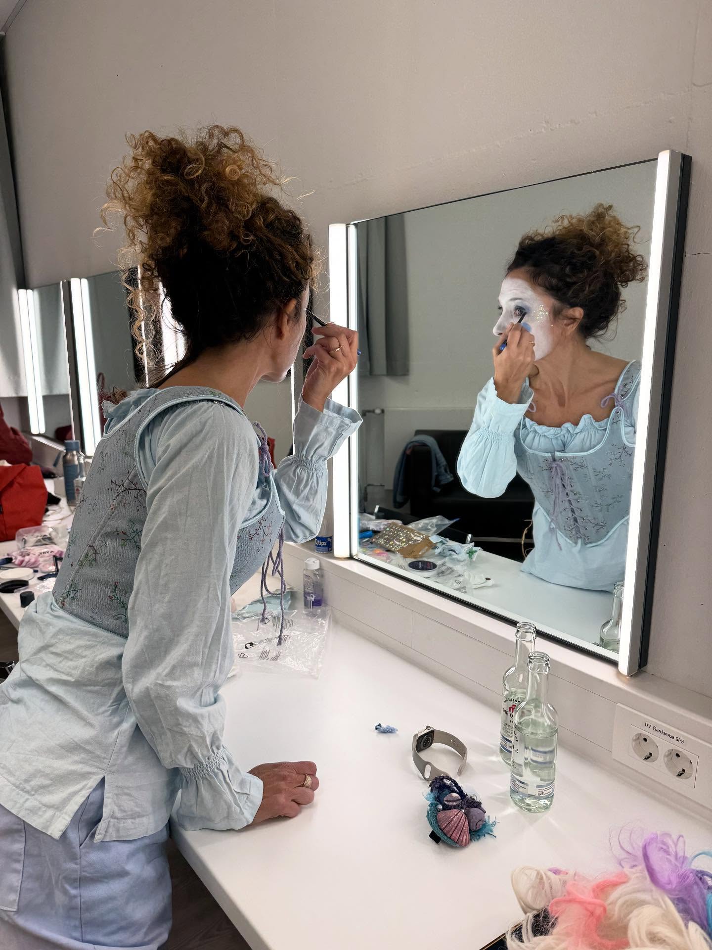 Imagen de Instagram: Garderobenflair gestern bei „Poseidon und die Plastiksee“ -