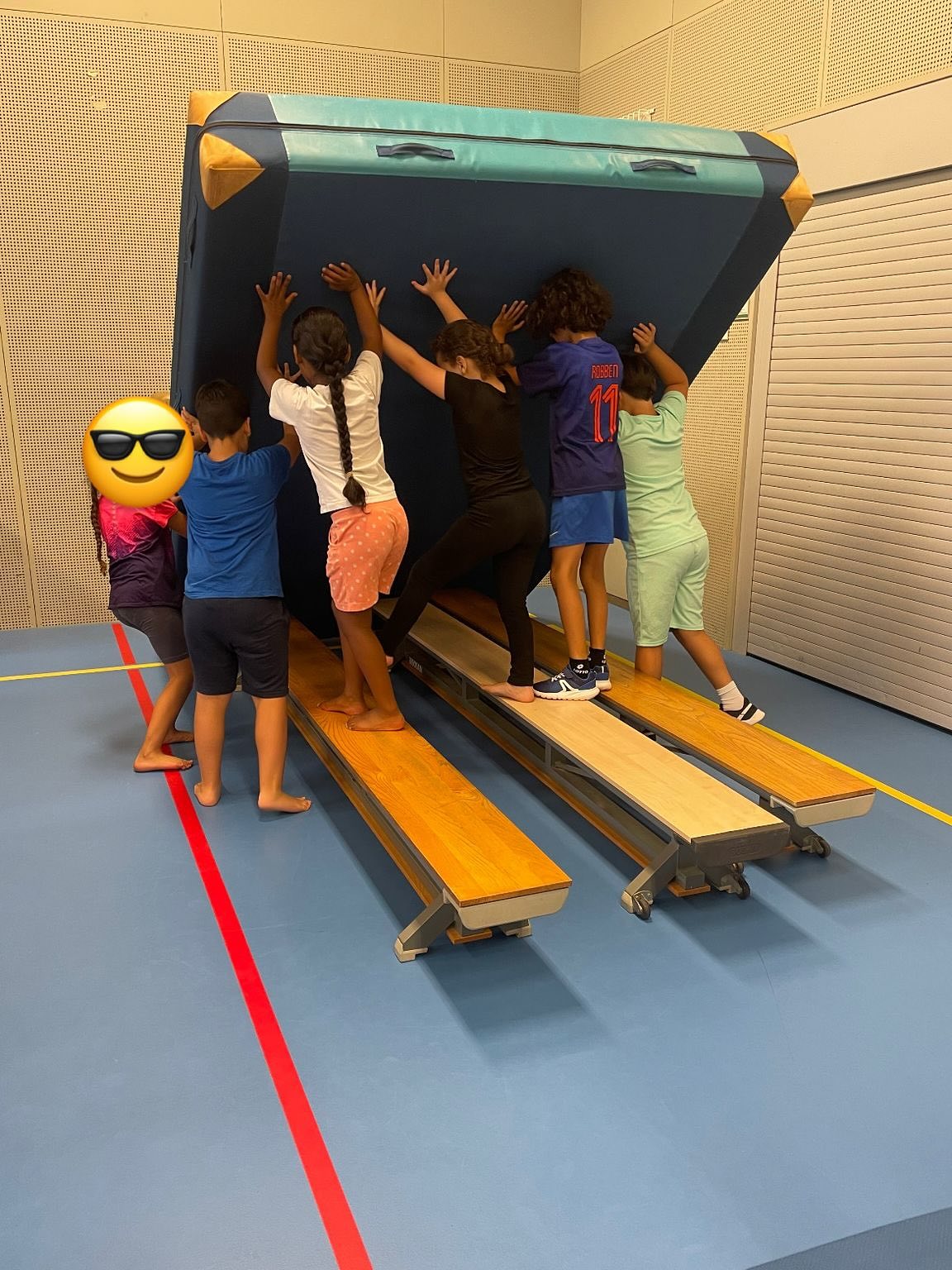 Tijdens de Gouden weken hebben de kinderen bij meester Maarten vooral gewerkt aan samenwerken en aan hun angsten overwinnen. 🤸👟#gym #amsterdam #goudenweken
