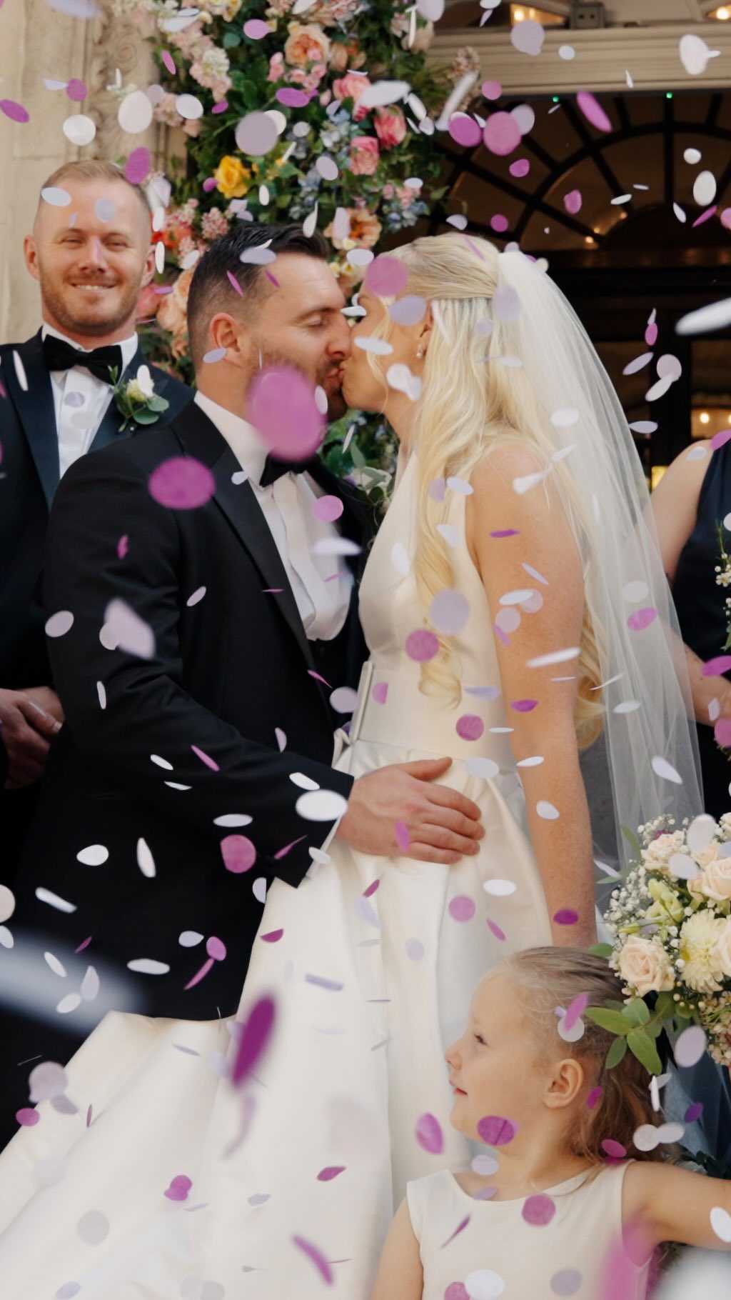 🤍The New Mr & Mrs Goodall! 🤍
Bride and groom: @taragoodall_
Videographer - @momento_media
Photographer - @pippavolansphotography
MUA - @chantellesmithmua
Hair - @growhairstudio_
Dress - @missbushbridal
Venue - @marrymeinchelsea
Venue 2 - @bohalondon
Florist - @the_surrey_florist