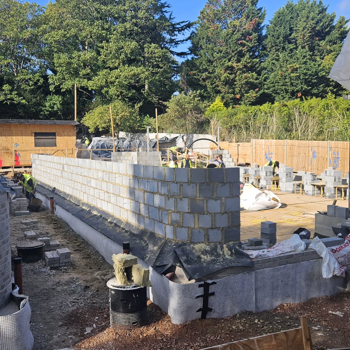 PROJECT PROGRESS
From the blueprint to the build, seeing the curved external walls take shape has been a highlight of this project. Each brick is carefully laid to create a seamless, flowing design that will define this building's character. We're thrilled with the progress and the team's commitment to bringing this architectural vision to life.
#HiraConstruction
#Construction
#DesignBuild
#Bricklaying
#ProjectProgress
#BehindTheScenes
@hira_construction working alongside @sqft.architects, @priceandmyers and @bonfieldltd.