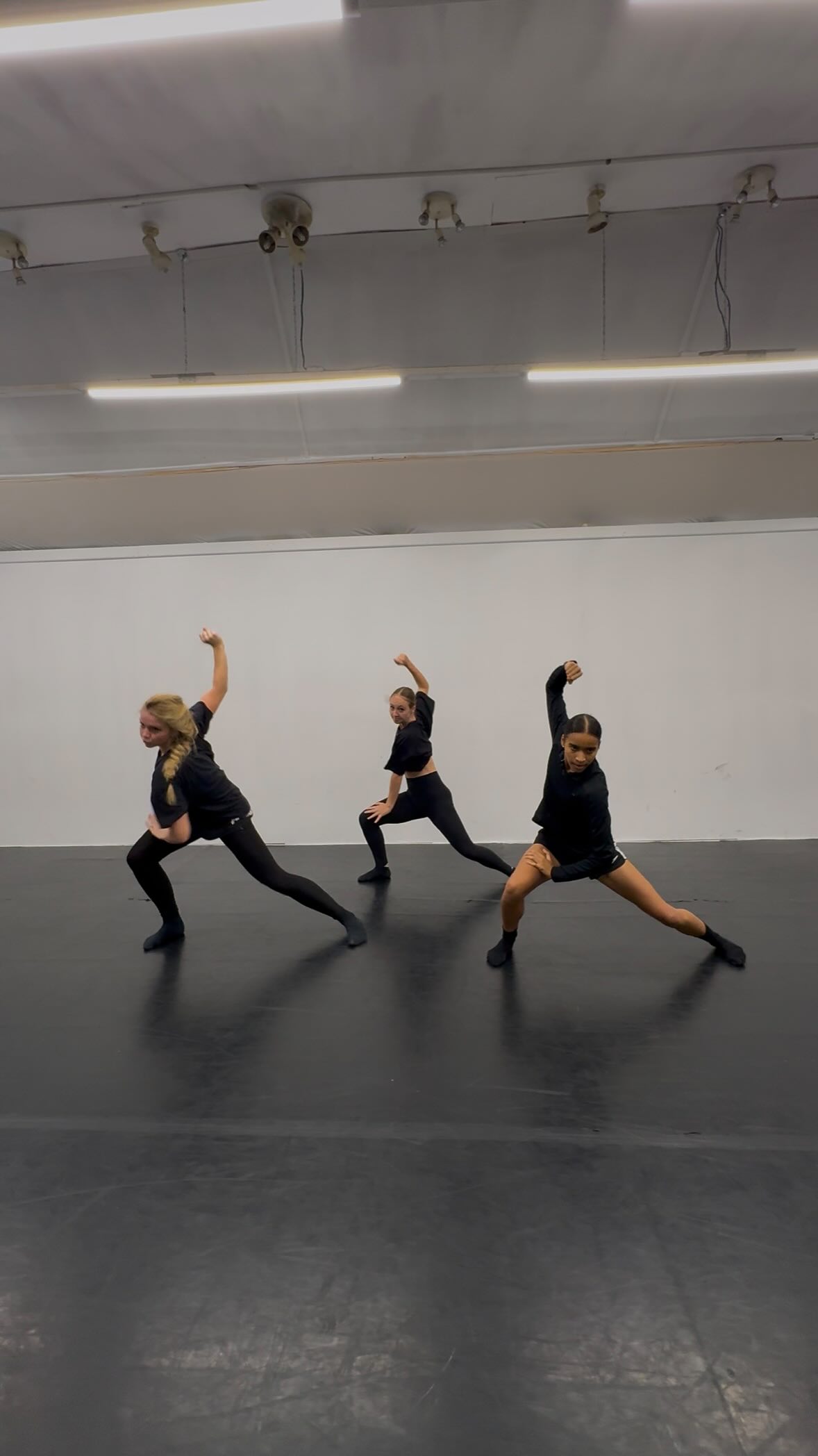 The most incredible Saturday with Spirit YDC Alumni @chrissyappiahh 🤩 Once TeamSpirit, always TeamSpirit 💛
•
•
#spiritydc #dance #training #londondance #TeamSpirit #danceteam #dancecompany #dancecompetition #competitivedance
#lovedance #london #jazz #lyrical #commerical