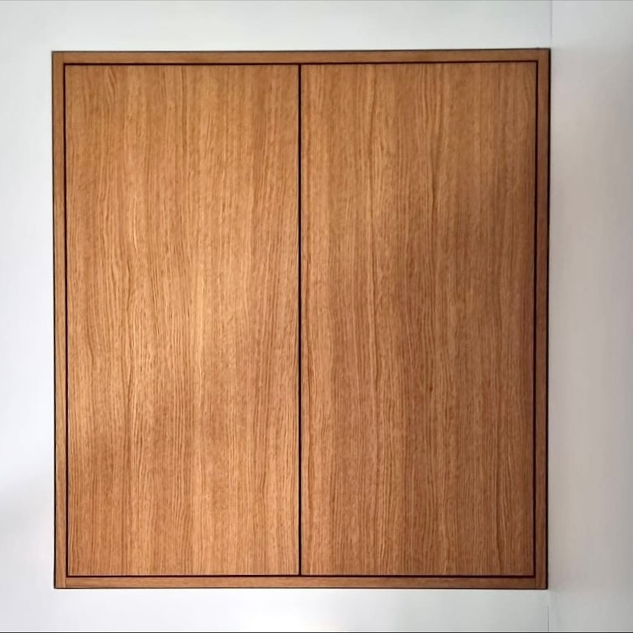 🚿 Badezimmer-Highlight 🚿
Schlicht, schön: Dieser massgefertigte Badezimmerschrank mit warmen Holztüren verschmilzt flächenbündig mit der Wandnische. Minimalistisch im Design, maximal in der Funktion – für ein Bad mit Stil und Klarheit. ✨
Made by Schweighauser
#badezimmer #einbauschrank #massanfertigung #innenausbau #minimaldesign #schreinerbasel #möbelbasel #baselstadt #interiordesignbasel #holzdesign