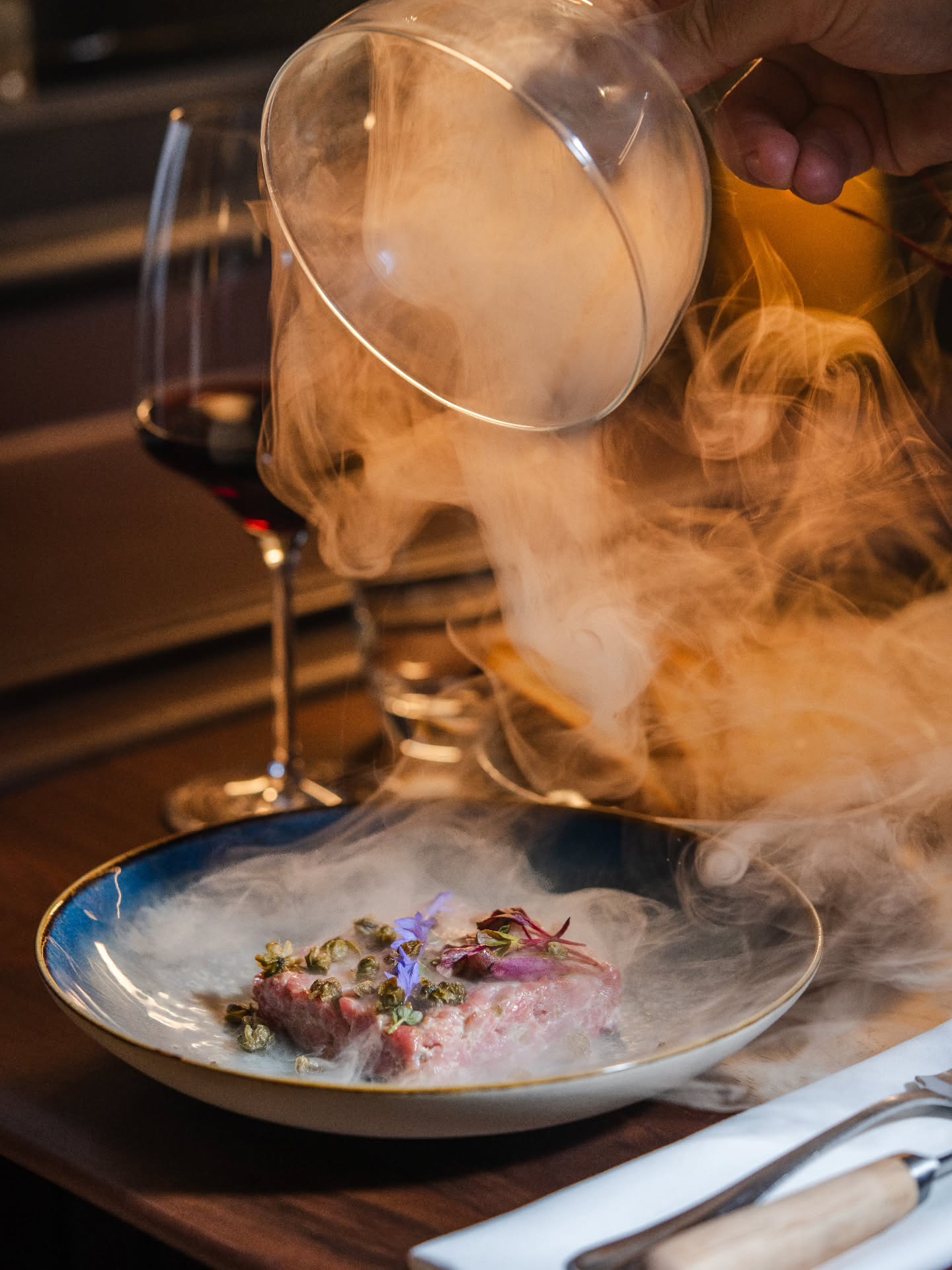 Tartare de boeuf fumé, mayonnaise aux câpres, gel soja-gingembre-miel
#lausanne #restaurantlausanne #gastronomie #lausannefood #ınstafood #lausannetourisme #foodlover