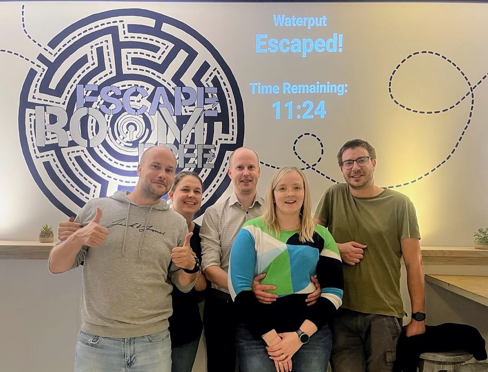 Zin in een uniek uitje vol adrenaline? Kom puzzelen, lachen en ontdekken in onze escaperooms. Reserveer nu! www.escaperoombree.be #escaperoom #spannend #uitdaging
