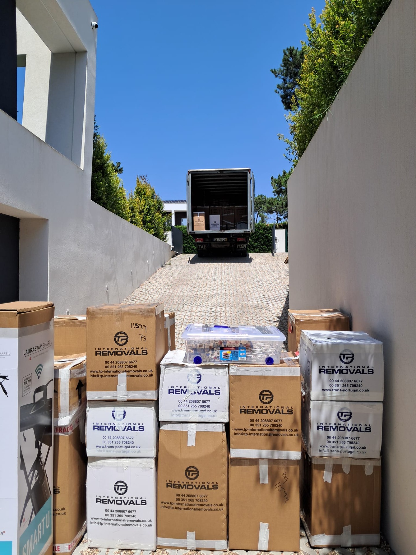 Behind the scenes in beautiful Portugal 🇵🇹✨
Every move we complete isn’t just about transport — it’s about connecting people to new chapters and new homes 🏡❤️
Reach out to our team via phone or email with your specific requirements, and we'll be happy to assist!
🇬🇧 LONDON OFFICE
22-24 Homecroft Rd, London, N22 5EL, United Kingdom
0208 807 6677
🇵🇹 PORTUGAL OFFICE
Inter Luis
Estrada Nacional 10
Centro Empresario Sado Internacional
Armazem D21, 2910-835 Setúbal
00 351 265 708 240
info@tp-internationalremovals.co.uk
#relocationservices #movingcompany #shipwithus #movers #packingpros #transportation #movingday #shippingworldwide #relocationexperts #shipments #tpinternationalremovals #transportugal #shippingandhandling #movingtotheuk #packingandshipping #movingtoportugal #movewithus #easyshipping #movingsolutions #shippingmadeeasy #securepacking #movingtospain #storagesolutions #removalstoportugal #relocationready #movinghome #newoffice #fineart #vehicletransportation