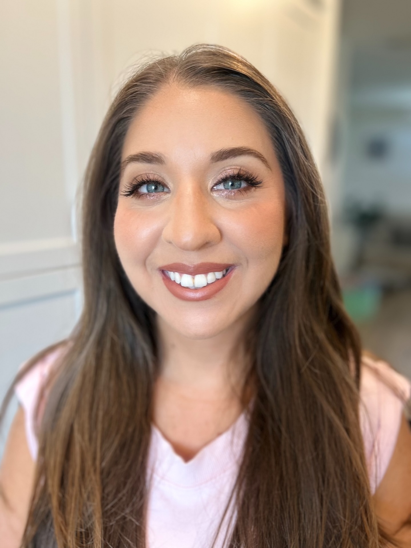 ✨ From natural beauty ➝ birthday glam! ✨ Loved glamming up my gorgeous friend for her surprise 40th. 🥂💄
Fall weddings, family photos, and holiday parties are right around the corner- BOOK YOUR GLAM session now and let’s make sure you’re glowing for every special moment. 🤎
#HuntingtonBeachMakeupArtist #OCMakeupArtist #InlandEmpireMakeupArtist #SoCalGlam #OCBrides #GlowbyNoraFlo #CaliforniaMakeupArtist