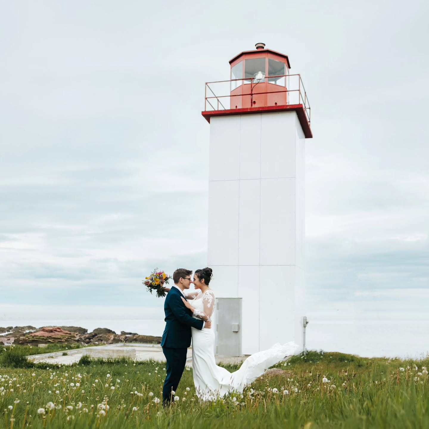 Brooke & Rob
This was definitely one of the highlights of last year for me. This intimate elopement ended with an airbnb full of their closest friends - my favourite type of event. These two are so deserving of the love they found within each other, and I am so honoured that they chose me to capture this moment of their love story. 🥂