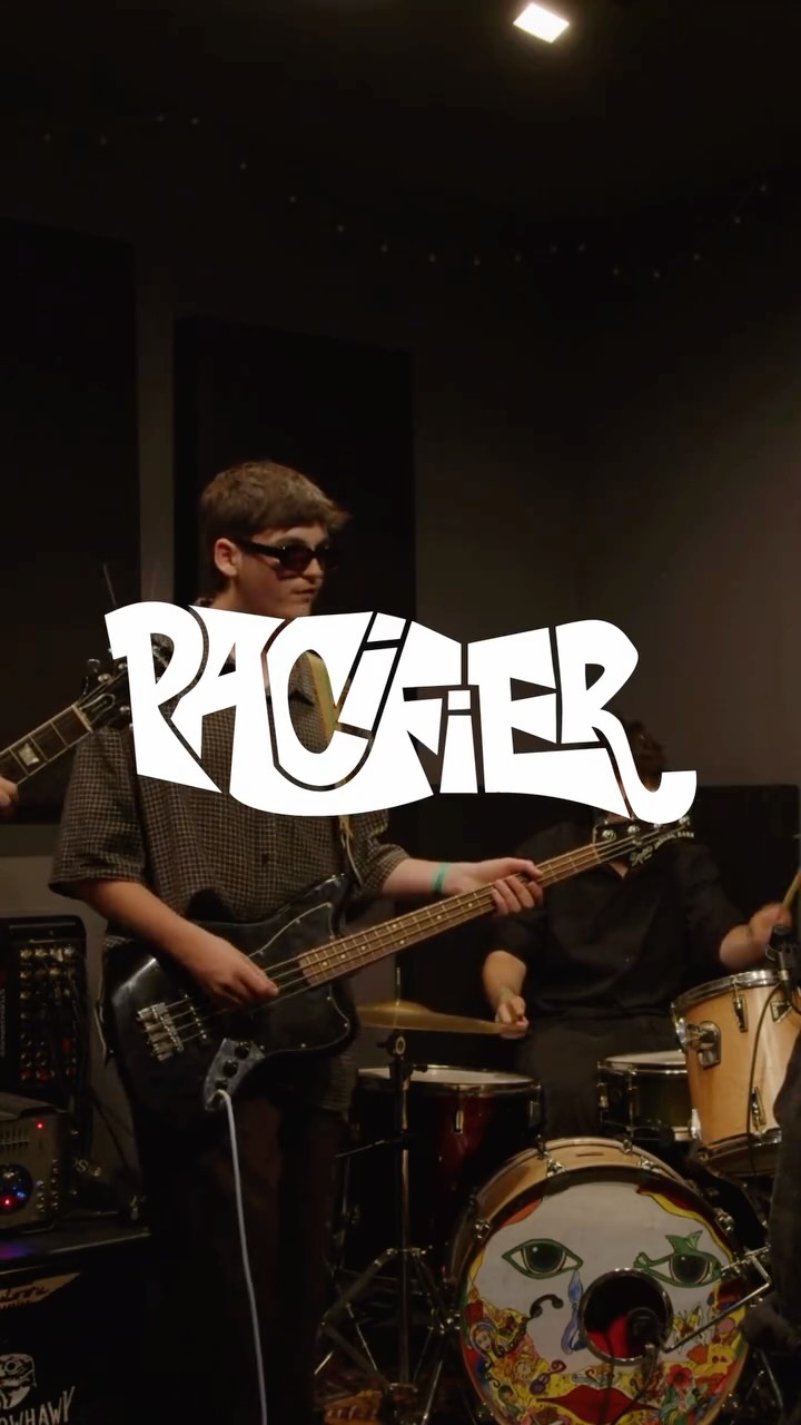 @pacifier.band take the one shot series by storm with their new song “Swan”. Only the very best from the northwest!
Full session drops 26/09/2025 6pm BST,
Audio by @crashtestprod
Video by @theyardmcrfilm
#new #viral #newmusic #music #reel #livemusic #rock