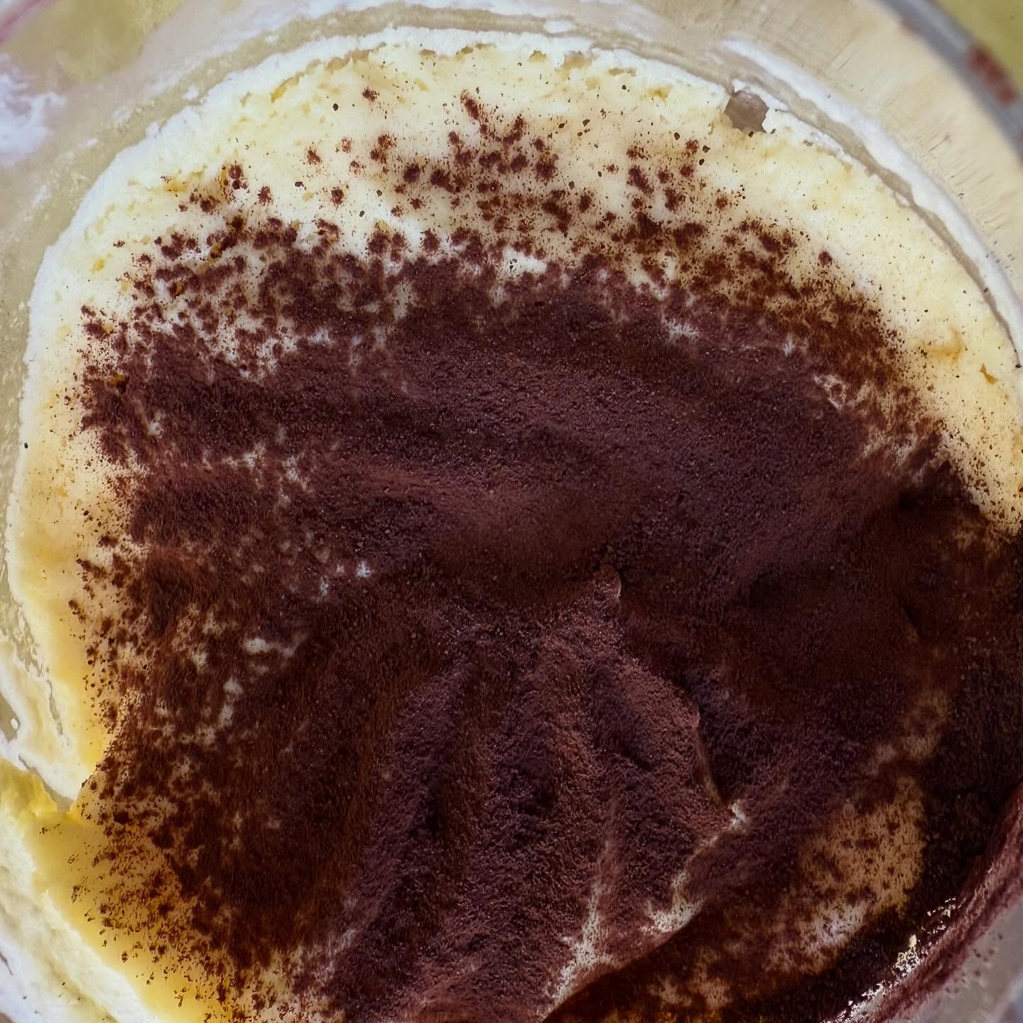 🍫☕ Dulcis in fundo #daRossino: il nostro tiramisù fatto in casa.
Un grande classico che non delude mai, cremoso al punto giusto e con quel sapore di tradizione che profuma di casa.
👉 “Se gh’è el tiramisù, la cena la finiss minga mai male!” 😋
#tiramisù