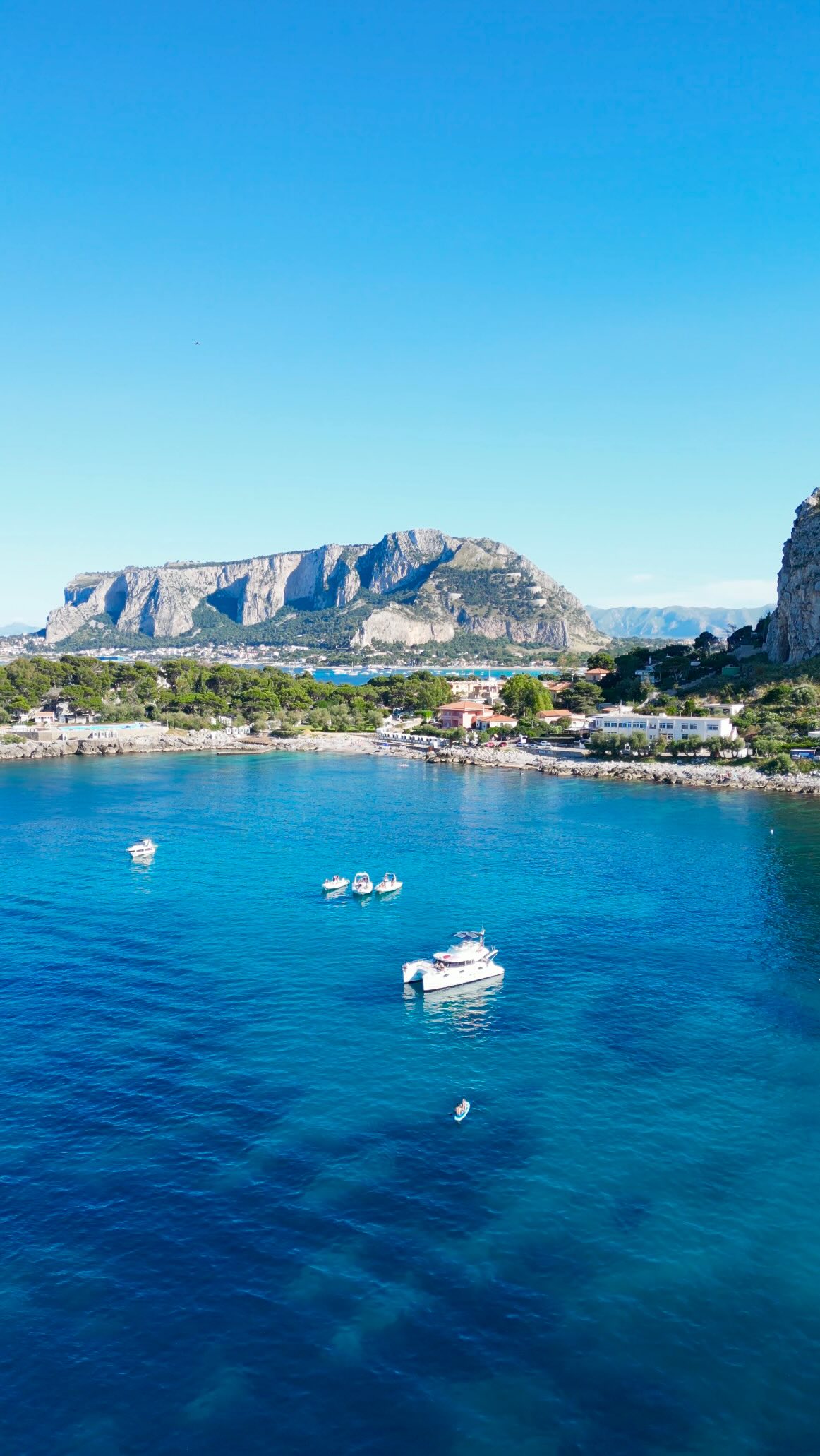 🇬🇧 Summer 2025 has been simply magical. ✨
More than 800 guests joined us on board, and each of you made this season truly special.
Every day became a story, every sunset a memory, every smile a precious gift. 💙
Thank you for choosing us, for sharing your joy, and for making this summer unforgettable.
Here’s to the memories we’ve created and to all the new adventures ahead! 🥂
💙 Thank you from the Sicily Blue Dream family!
🇮🇹 L’estate 2025 è stata semplicemente magica. ✨
Oltre 800 ospiti sono saliti a bordo, e ognuno di voi ha reso questa stagione davvero speciale.
Ogni giorno è diventato una storia, ogni tramonto un ricordo, ogni sorriso un dono prezioso. 💙
Grazie per averci scelto, per aver condiviso la vostra gioia e per aver reso indimenticabile questa estate.
Un brindisi ai ricordi che abbiamo creato e a tutte le nuove avventure che ci aspettano! 🥂
💙 Grazie da tutta la famiglia Sicily Blue Dream!
#SicilyBlueDream #Summer2025 #MagicalSummer #BoatLife #DiscoverSicily