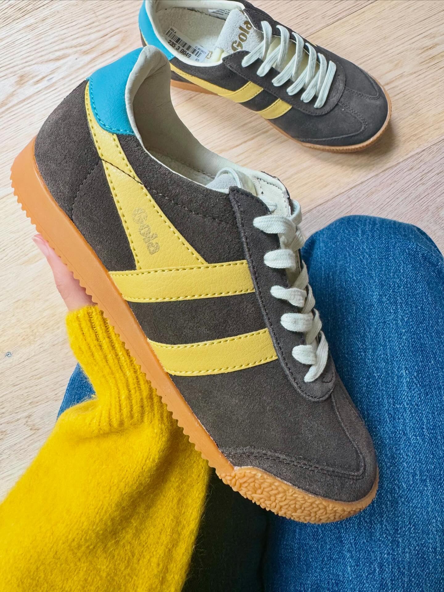 🍂 Hello Autumn Vibes 🍂
Der perfekte Begleiter für goldene Herbsttage: unsere neuen Gola Sneaker aus Leder.
Stylisch, bequem und super kombinierbar – egal ob zur Jeans oder Kleid. 🤎👟
✨ Hochwertiges Leder
✨ Angesagter Retro-Look
✨ Perfekt für jeden Herbst-Style
👉 Schau doch bei uns im Schuhgeschäft in Freising /Erding vorbei und probier dein neues Lieblingspaar an!
#Gola #HerbstSneaker #Ledersneaker #SneakerLove #FallVibes #Freising