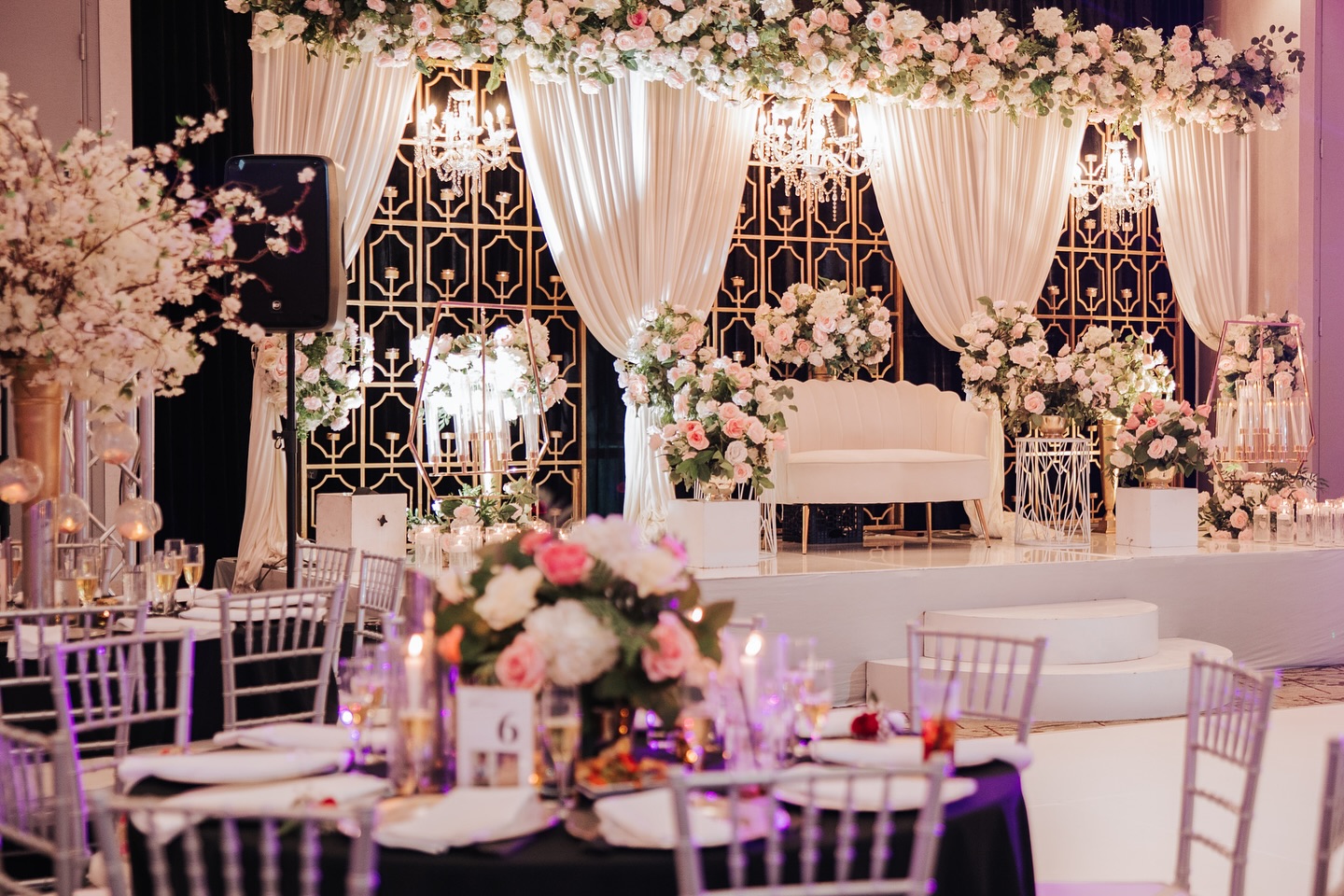 Reception perfection achieved ✅✨
💄Makeup and Hair: @prettyneatbeauty
📸Photographer: @mariaagarthphotography
🎥Videographer: @sarojstudios
🎧Music: @dj_gss
💋Henna Artist: @artist_fouzia
💃Sangeet Performer: @thesangeetlady
#exclusiveevents #exclusiveeventsny #receptiondecor #eventdecor #indianwedding #perfectday #romanticdecor #wedding #luxury #weddingdecoration #southasianwedding #elegantevents