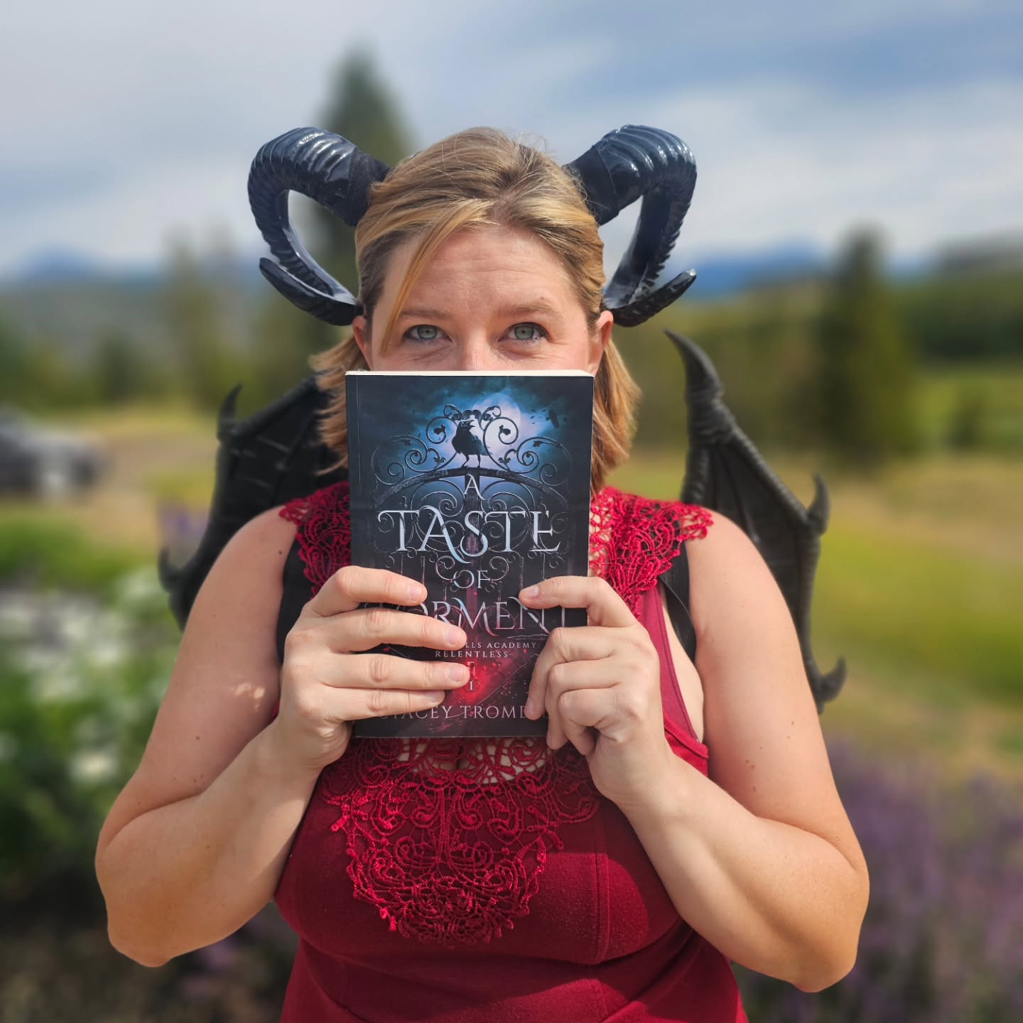 When in Colorado with your writer besties, take photos with your book!
This place was so beautiful we had to do some bookish photo shoots! The writing retreat was amazing. Something I'll remember and think back to forever!
Thank you @abbyjreed for hosting. And all my writer friends for making it ao memorable @kaylmoody @authorjoannareeder @valialind @rosegarciabooks @clarissahgosling @kccordell @hannasandvig @alisoningleby @cnholmberg @kristinimagines
#bookgram #bookbesties #writingretreat #writingcommunityofınstagram #authorlife #bookish #bookobsessed #bibliophile #fantasybook #fantasyreads
