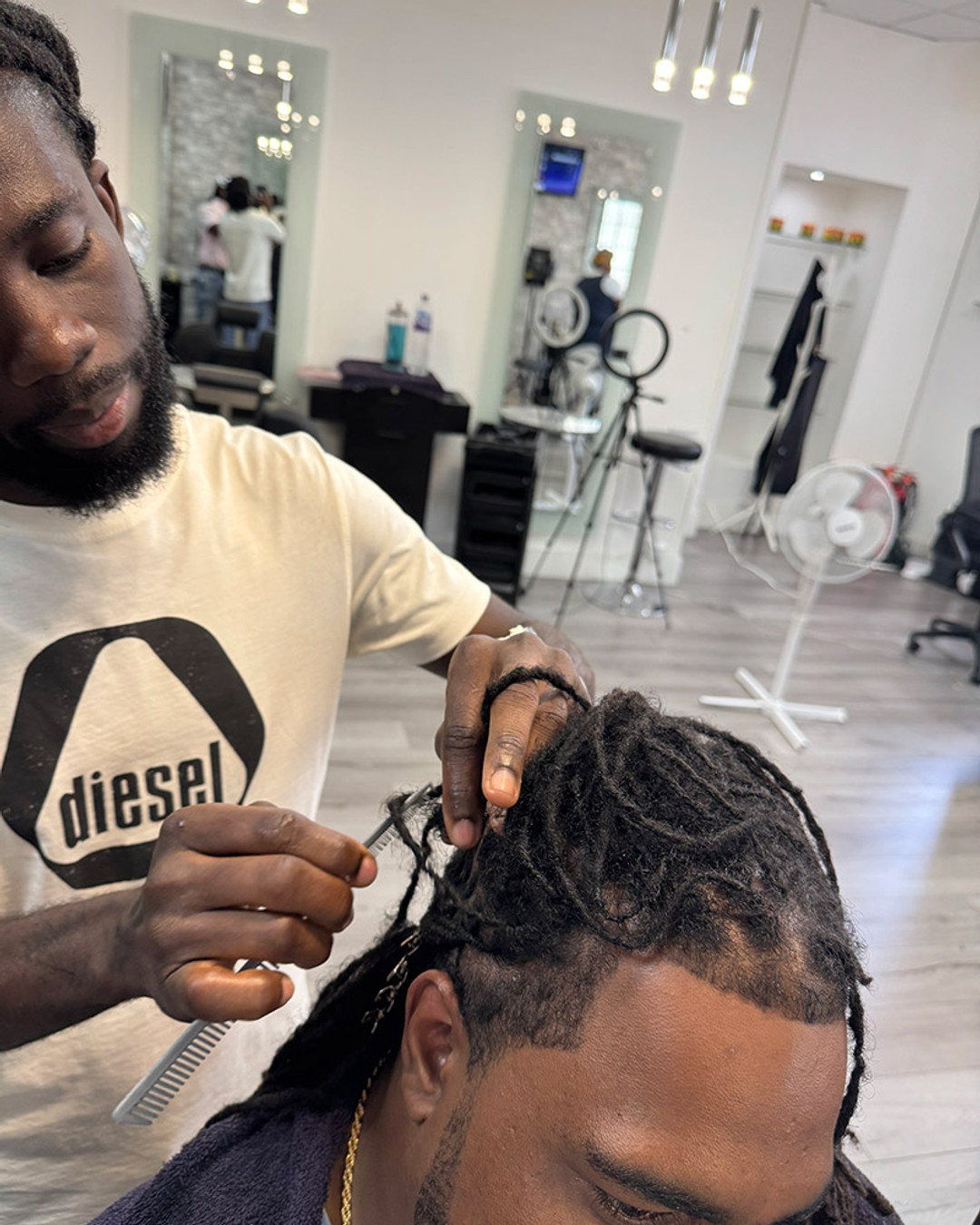 Experience the best in loc care at Q2 Locs Parlour Ltd! 🌱✨ With over 18 years of passion and expertise, we tailor our services to celebrate your hair journey in North West London. Join our community and feel the confidence that comes from expert care. Link in bio! #Locs #NaturalHair #Harrow #Q2Locs #HairJourney #BlackHairCare #LondonLocs #ExpertCare #SelfLove #HairGoals