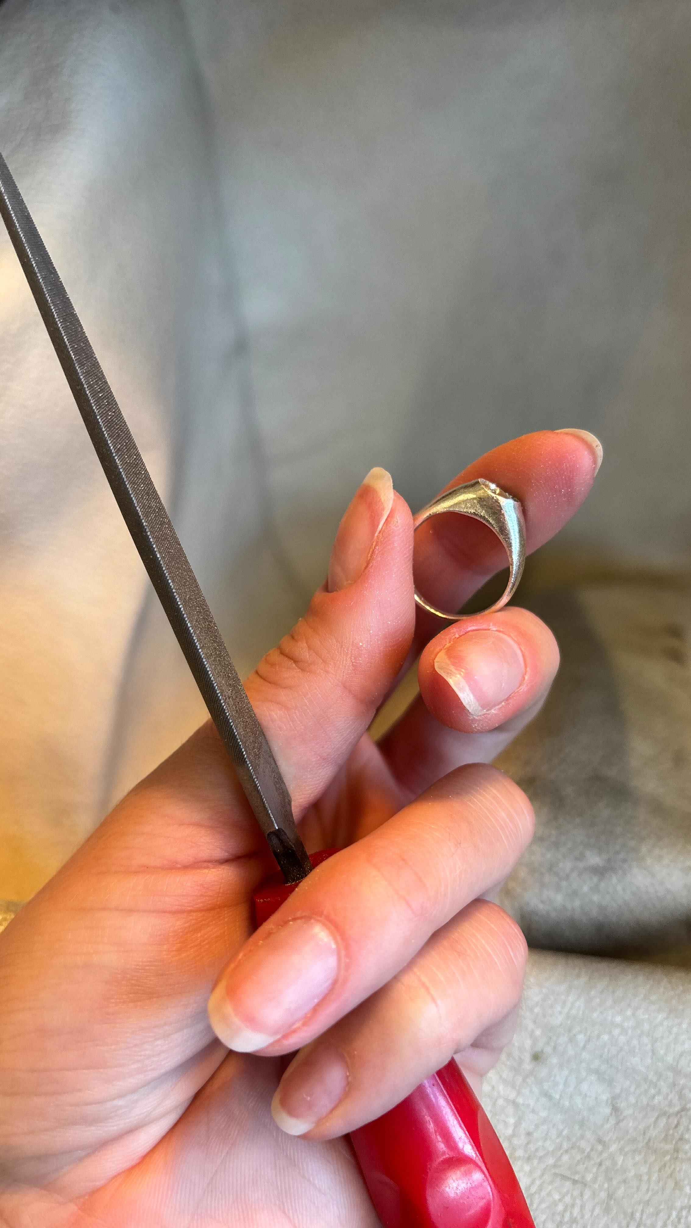 We’re getting closer and closer everyday to the final product! Still a long way to go though, stay tuned for next week 😍
#smykker #smallbusiness #november_smykker #jewellery #handmade #pearls #freshwaterpearls #jewelry #sølvsmed