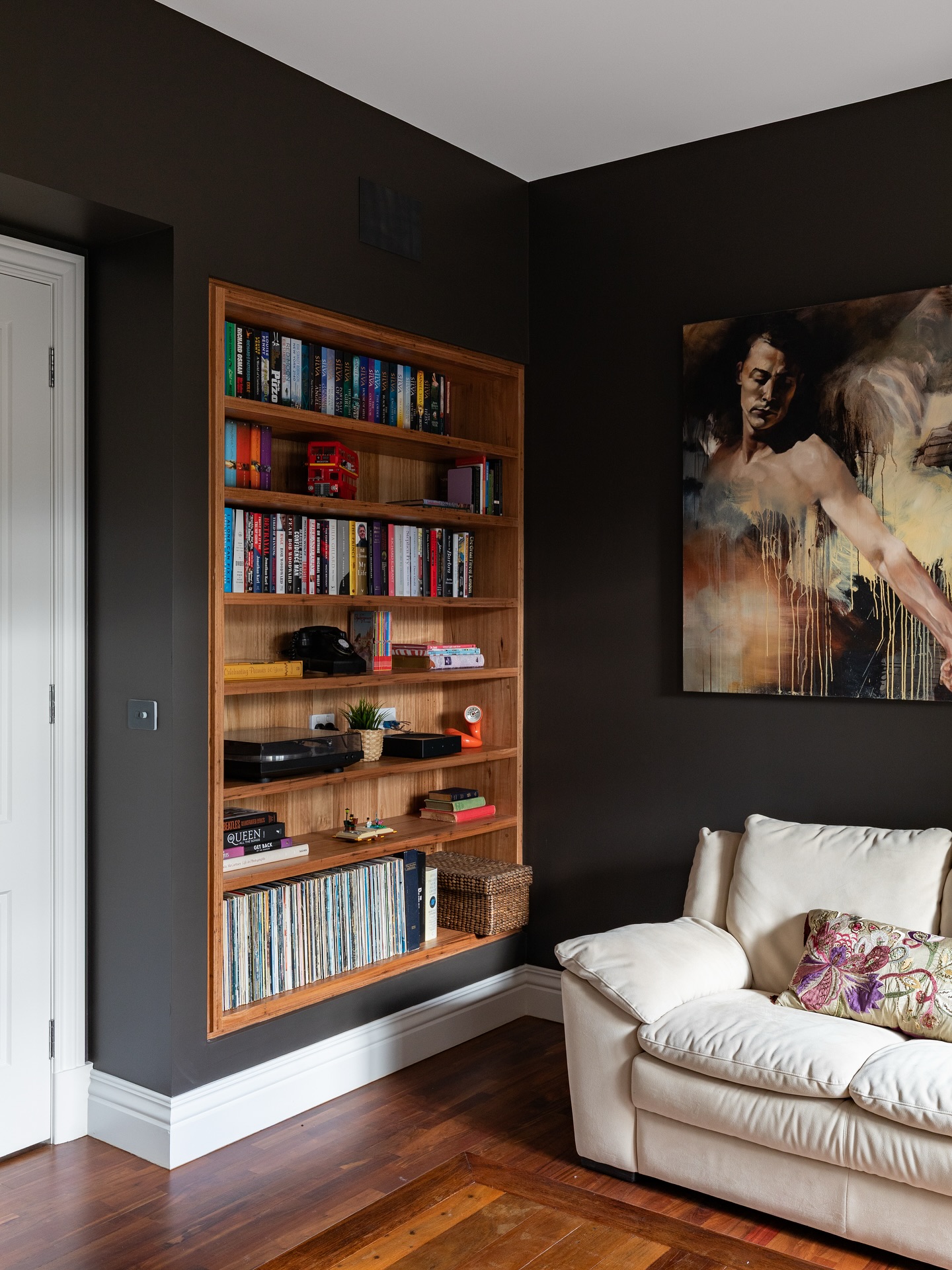 Griffith project //
➡️ to see the before shots.
@neonwhitedesign x @hardwickprojects