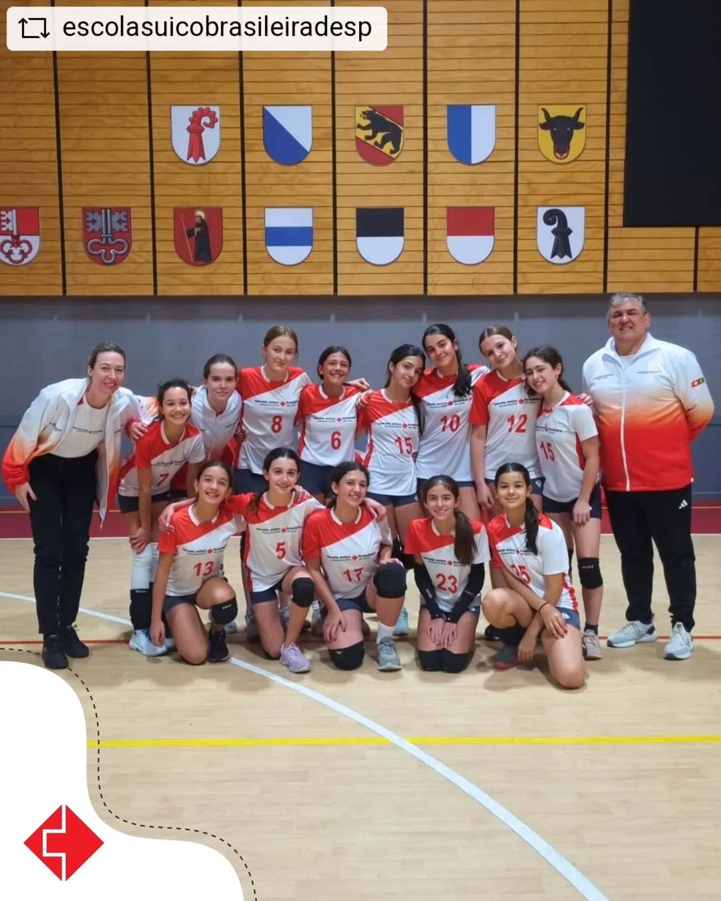 #REPOST @escolasuicobrasileiradesp
🇨🇭Vom 3. bis 7. September reisten Schülerinnen und Schüler der 7. und 8. Klassen in Begleitung ihrer Sportlehrer nach Chile, um an Basketballspielen der Jungen und an Volleyballspielen der Mädchen teilzunehmen. Die Spiele wurden gegen lokale Schulen ausgetragen, darunter die Schweizerschule von Santiago. Es waren intensive Tage mit Trainingseinheiten, Wettkämpfen und Ausflügen nach Santiago, Viña del Mar und Valparaíso.
🇧🇷 Entre os dias 3 e 7 de setembro, alunos do 7º e do 8º anos, acompanhados pelos professores de Educação Física, viajaram ao Chile para participar de jogos de Basquetebol masculino e Voleibol feminino. As partidas foram disputadas contra escolas locais, entre elas o Colégio Suizo de Santiago. Foram dias intensos, com treinos, competições e passeios por Santiago, Viña del Mar e Valparaíso.