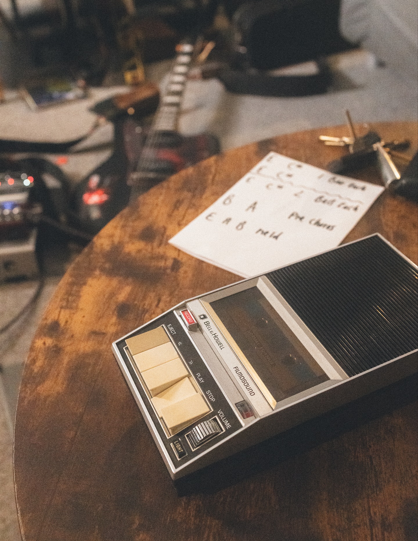 Great session working on @mesnes._ debut single yesterday! Fans of @horsejumperoflove // @mothercain // @orchid.mantis are gonna dig this track! 🛸
#shoegaze #fuzz #emo #postrock #studio #recording #producer #northwestproducer