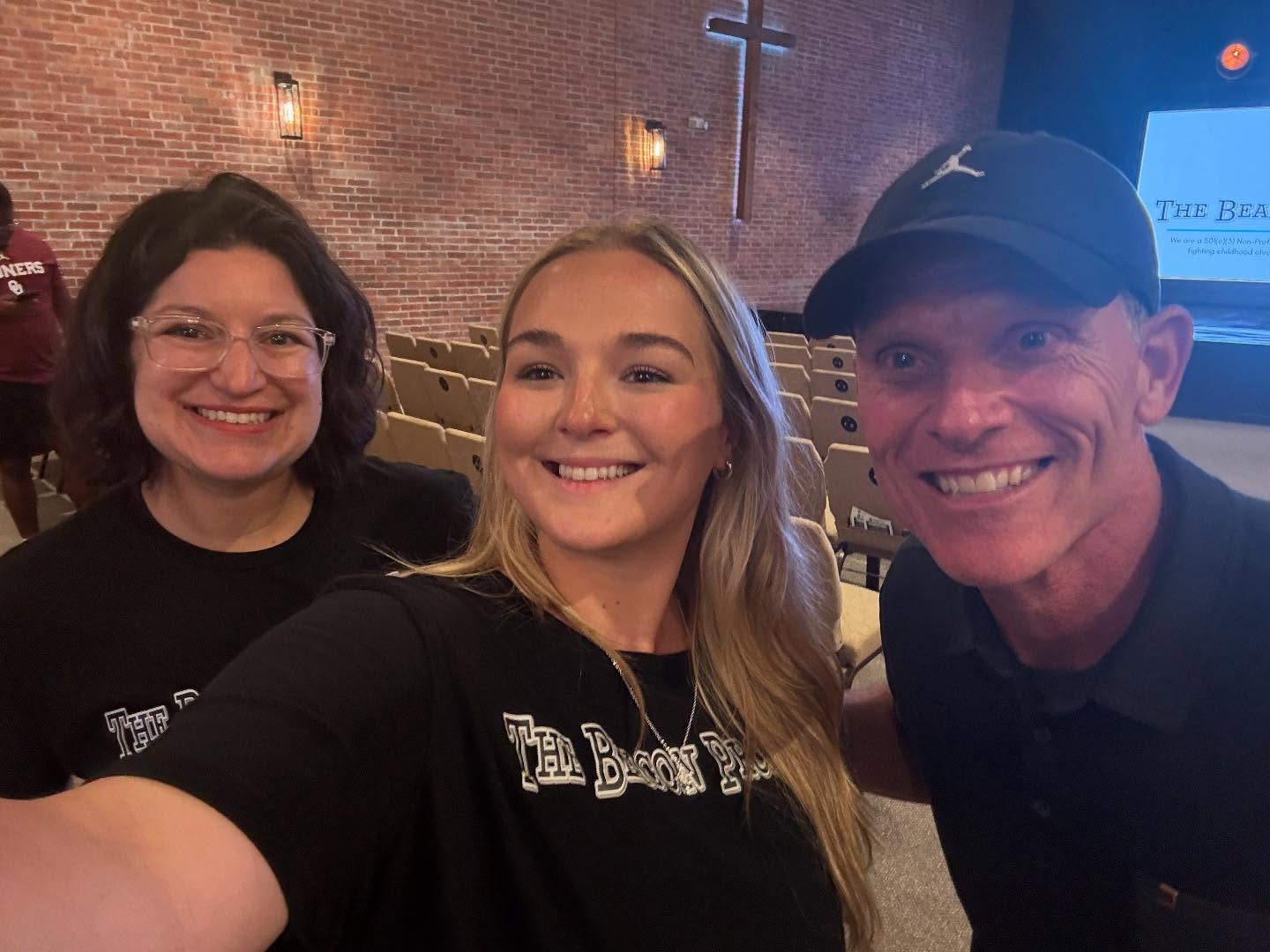 More amazing pics of the @ou_soulmission service event! Thank you again @ou_football players and @thebeaconproject4teens team! 🤩 Job well done! 🥰 #BOOMER #SOONER