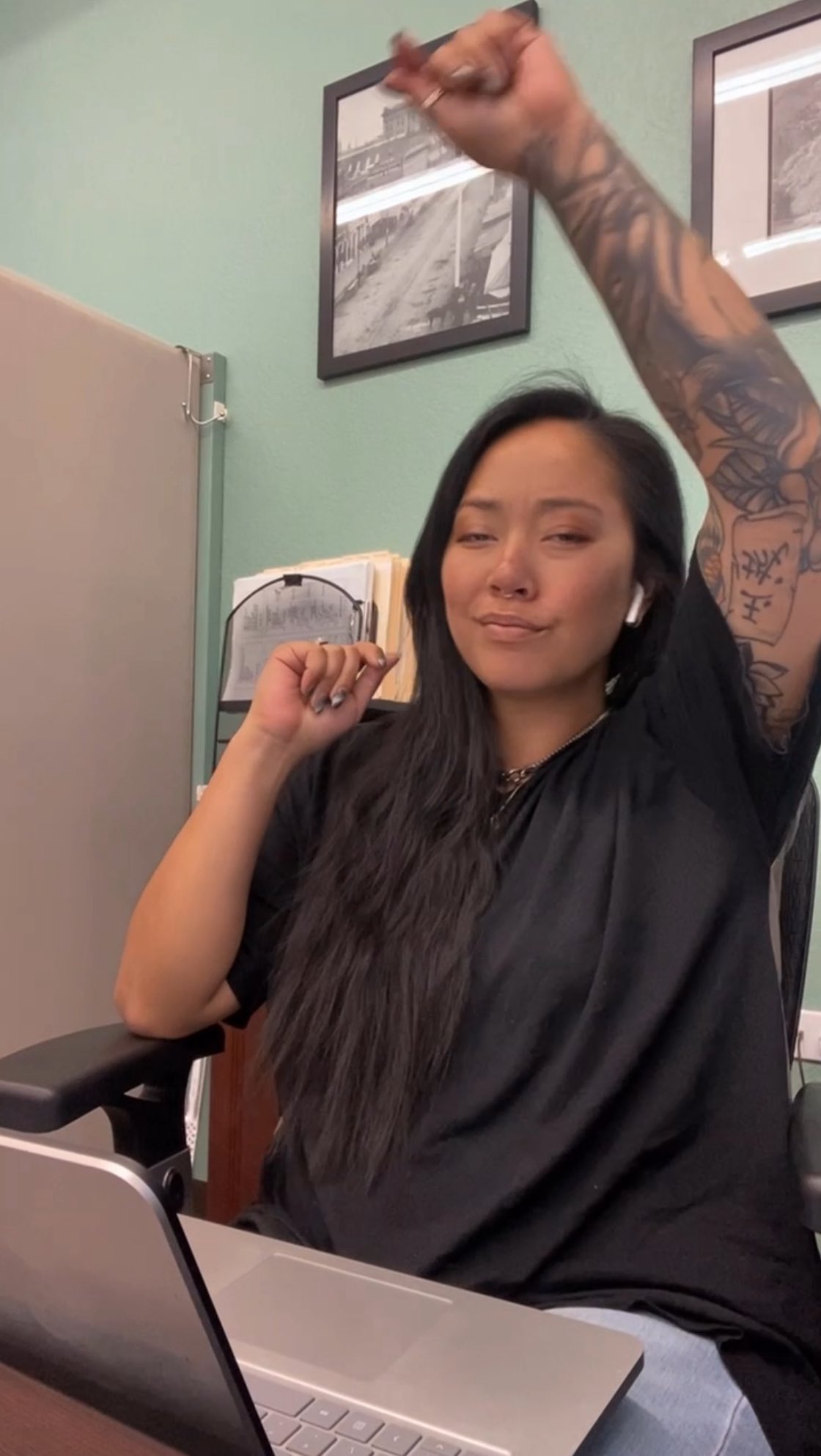 Excuse me?
Thanks for reaching out, but no thank you 😐
#houseofeon #interiordesignhumor #interiordesign #budgetsplease #pleasehelp #inquiry #potentialclients #coloradodesign #excuseme