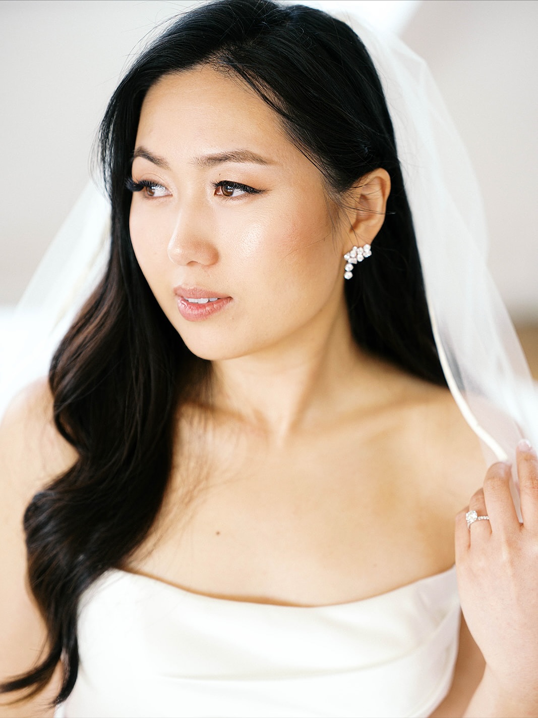 I first met Samantha a few years ago at her cousin Helen’s wedding, and this year I had the honor of being part of her own beautiful wedding in Newport. Congratulations to this gorgeous couple Samantha & Stephen!
Cheers to a lifetime of love and happiness!
📸 @rachaelshekphotography
Hair&Makeup @makeup_by_minah