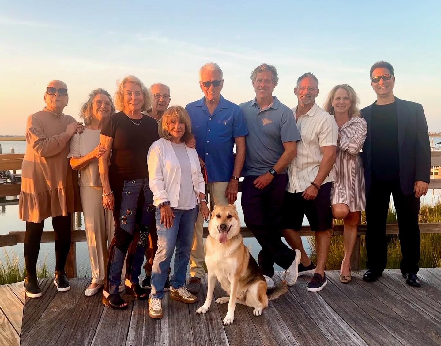 May it be a happy and a healthy New Year! I love my family and extended family. ❤️❤️❤️🌹🌹🌹☀️☀️☀️Love makes the world go round!