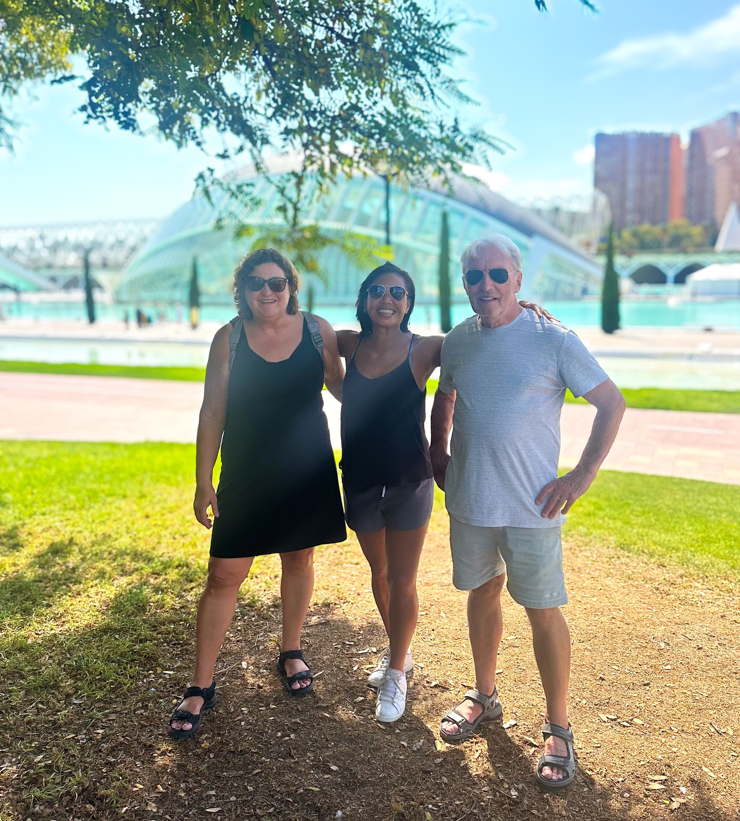 Last Saturday we hit the road with Desiree and Ko. We biked around in a small and cozy group – which made the tour feel super personal. We had time to get to know each other, take it easy, and really enjoy every moment! 🚲
Desiree:
💬 “We had such a fun few hours with June! We cycled with a small group through both the old and new parts of Valencia. June told us so many stories about the beautiful buildings we passed. There were plenty of stops along the way to grab a drink, take photos, and just soak it all in.
June is bursting with enthusiasm and even sent us loads of tips via WhatsApp about great restaurants and other local gems. She really cares and is always happy to help with any questions.
All in all, it was a fantastic experience, and we would definitely recommend booking a bike tour with her. In just a short time, you get to know Valencia so much better. And don’t miss the beach – it’s absolutely worth it! Perfect for a relaxing day, and you can cycle there straight from the city center 🏖️”.
👉🏾 Dear Dees and Ko – what a joy it was with you two! I wouldn’t be able to do this without the energy and curiosity of guests like you. All four of you were the sunshine of my day.
From the very first moment I laughed and enjoyed every second with you. What a gift to meet such wonderful people in this world. Please come back soon to sunny Valencia – you’ll always be welcome!
Big hugs and veel, veel warme knuffels,
June 💕
Tours in DE/EN/ES/IT/FR/NL
.
.
#gezelligfietseninvalencia #valencia #gezelligvalencia #fietstour #biketour #hiking #hikinginspain #fietseninvalencia #weekendjeweg #cargobike #getinvolvedvalencia #bezienswaardighedenvalencia #bikerental #nederlandsegidsinvalencia #bezienswaardighedenvalencia #citytripvalencia #stedentrip #fietstocht #thingstodoinvalencia #visitvalencia #highlightsvalencia #winetasting #tapastour #paellacookingclass