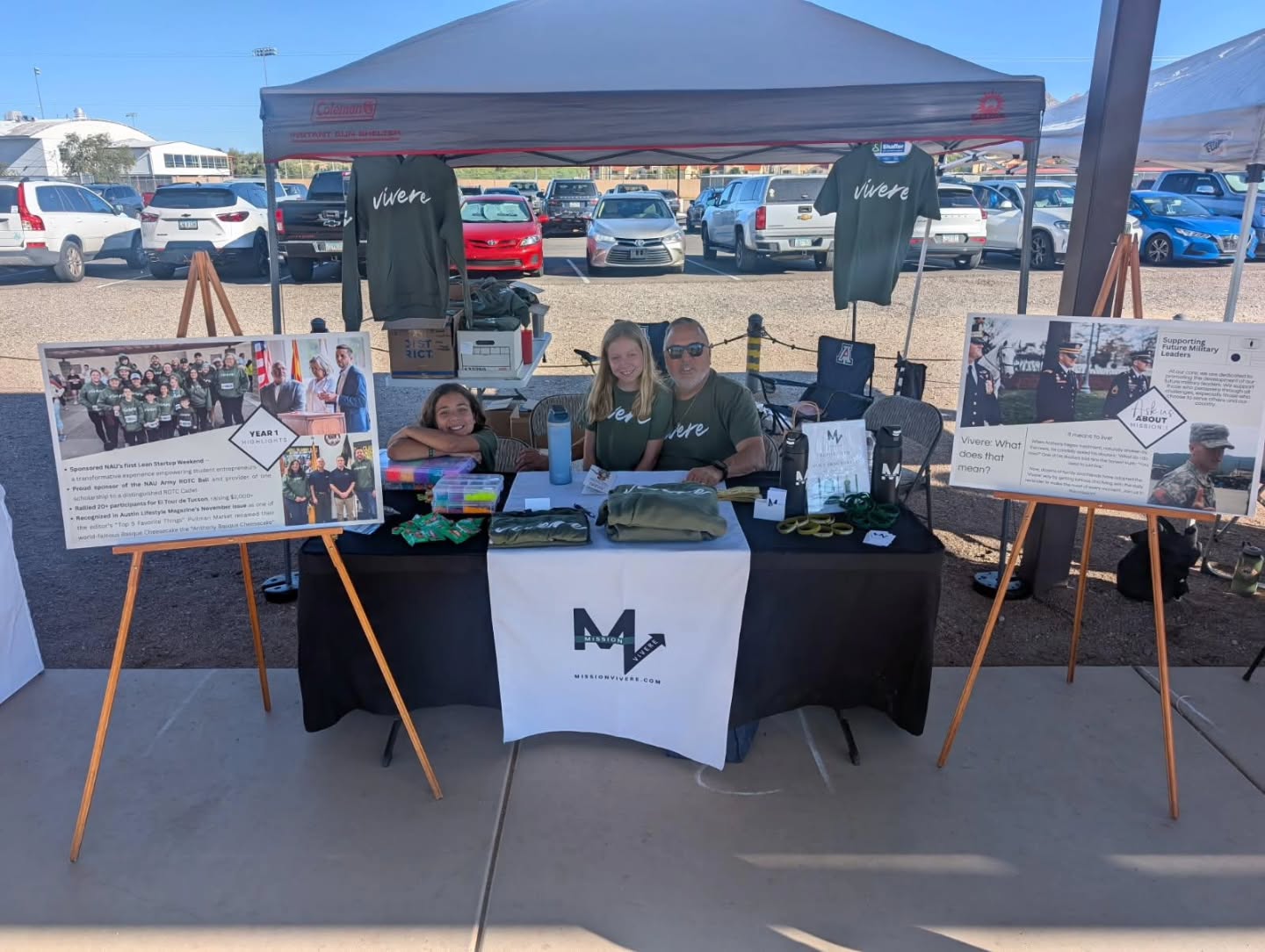 Mission Vivere representing last week at Loop de Loop as we gear up for El Tour de Tucson again! Make sure to sign up to join us for the 5K walk on Saturday, Nov. 22! 💚👟