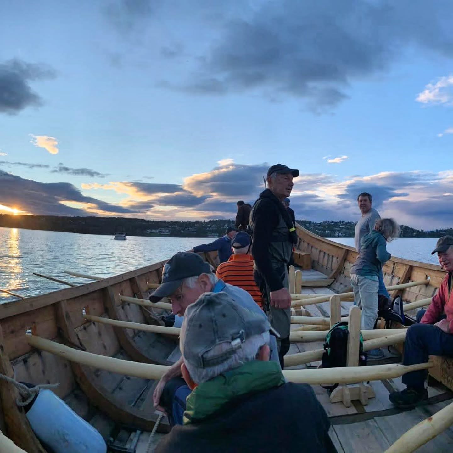 Until the end of October we'll be training twice a week to improve our rowing skills. 💪
Rowing a Viking ship, like Queen Asta (Dronning Åsta in Norwegian) takes practice, even for people used to rowing.
There's also a lot of commandoes we need to learn so we can maneuver the ship properly and in sync.
We're certainly having a lot of fun on the fjord these days! 😀
#hardraade #queenasta #dronningåsta #vikingship #norway #rowing