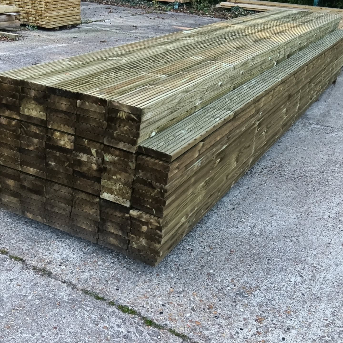 Autumn deal🍁🍂 4.8m 27 x 145mm Softwood deck board £13.19 each including vat
