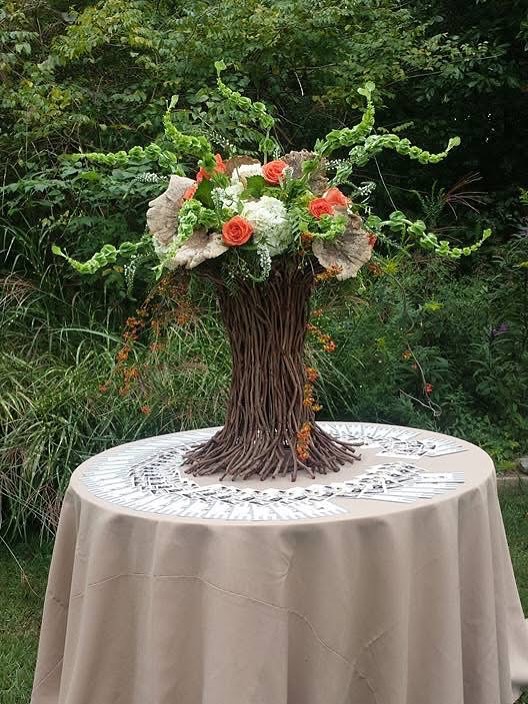 TB to one of our favorite Fall designs
🧡❤️💙💜♥️🖤💛💚🤎🩶🩵
What can we design for you?
@ijamsnaturecenter
Florals: Megan Conner Florals
#knoxviilewedding #knoxvilleweddingvendors #dayofcoordinator #knoxvilleweddingplanner #knoxvilleweddingdesigner #weddingdecorator #wedknoxville🌿