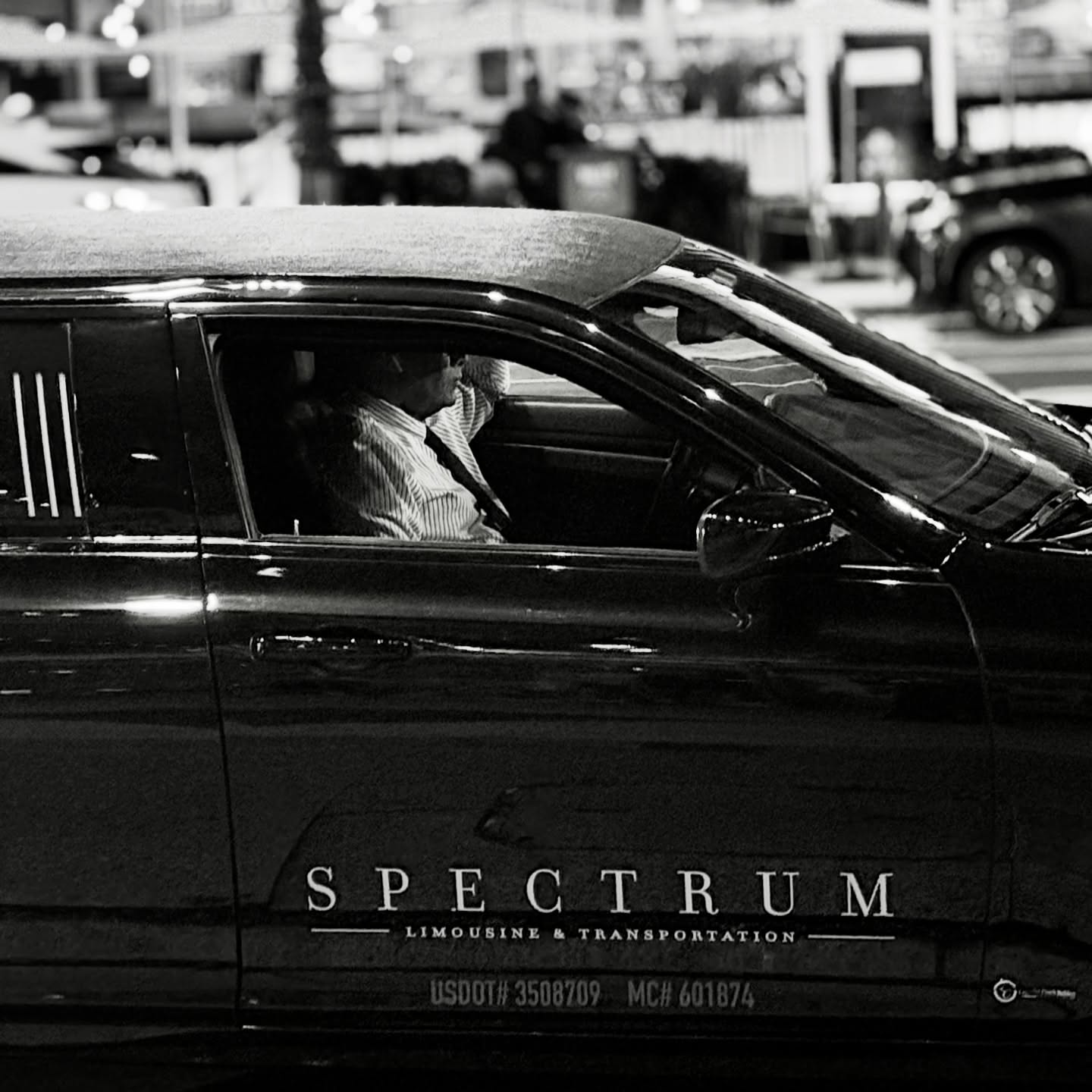 One of our Spectrum Limousine drivers waiting in front of the Kimmel Center, ready to deliver a seamless ride in style. Whether it’s a night at the theater, a concert, or an evening out in the city — we make sure the journey is just as memorable as the destination.
#SpectrumLimousine #ArriveInStyle #PhiladelphiaNights #KimmelCenter #LuxuryTransportation #SpectrumExperience