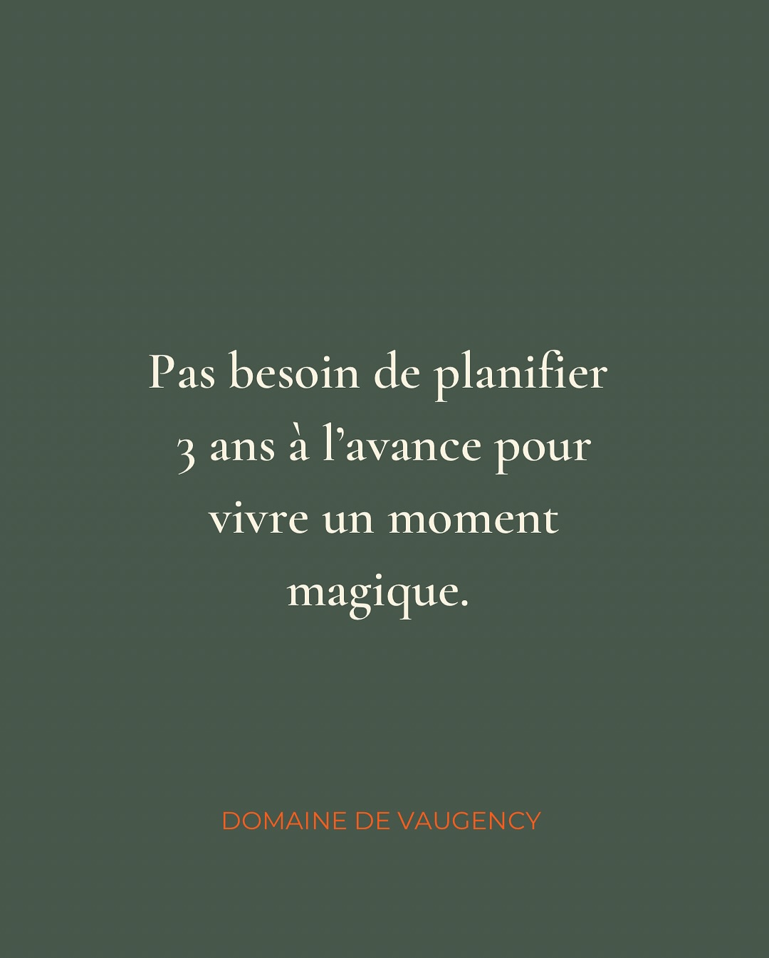 On nous demande parfois des réservations 3 ou 4 ans à l’avance… mais la vérité, c’est que ce n’est pas notre style.
Valentine & Nicolas nous ont prouvé qu’un mariage monté en quelques semaines pouvait être tout aussi magique.
Chez nous, on aime que les préparatifs gardent de la spontanéité.
Un an d’avance, c’est largement suffisant… le reste, c’est l’énergie et la sincérité qui font la différence.
👉 Et toi, tu serais prêt·e à dire oui avec un timing serré ?
#domainedevaugency #vaugency #lastminute #mariageauthentique #spontanéité #mariageecoresponsable #weddingstory #intimatewedding #inspirationmariage #slowwedding #greenwedding #mariagechampagne #mariagechampagne #mariagemarne #mariagereims #lieudexception #weddingstory #organisermariage