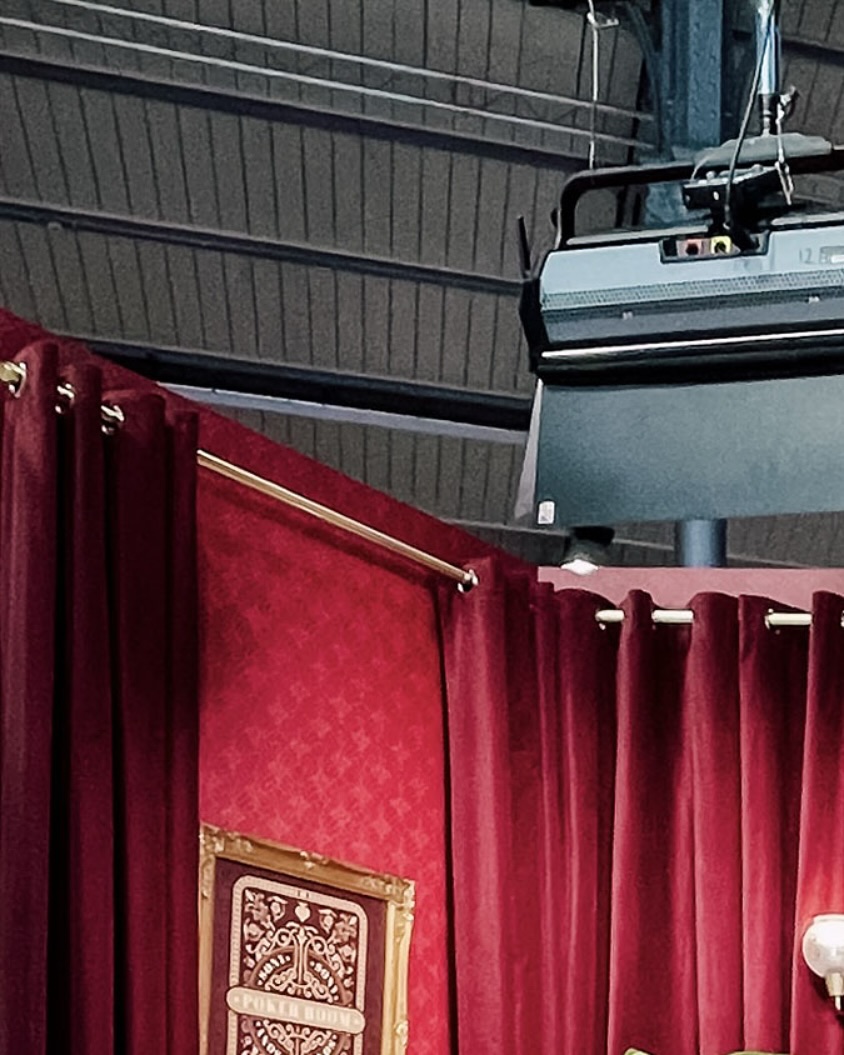 Alors que l’édition 2025 se prépare, retour sur le Salon de la Photo de Paris 2024 pour lequel Sony France nous a donné carte blanche dans la création d’une ambiance « Salon de jeux des années 20-30 ».
#decordestand #sony #sonyfrance #salondelaphoto2024 #decoration #sourcing #scenographie
#eventdesign #eventpros #eventdecor #privateevent #luxuryevents #luxurywedding #evenementiel #decorationvintage #decorsvintage #locationdecoration #locationvintage #locationdecorationvintage #locationmobilier #locationmobiliervintage #locationvaissellevintage #locationevenement #vintagerentals #weddingrentals #eventrentals #vintagedecoration #ecoresponsable #decorationecoresponsable #lescenographe